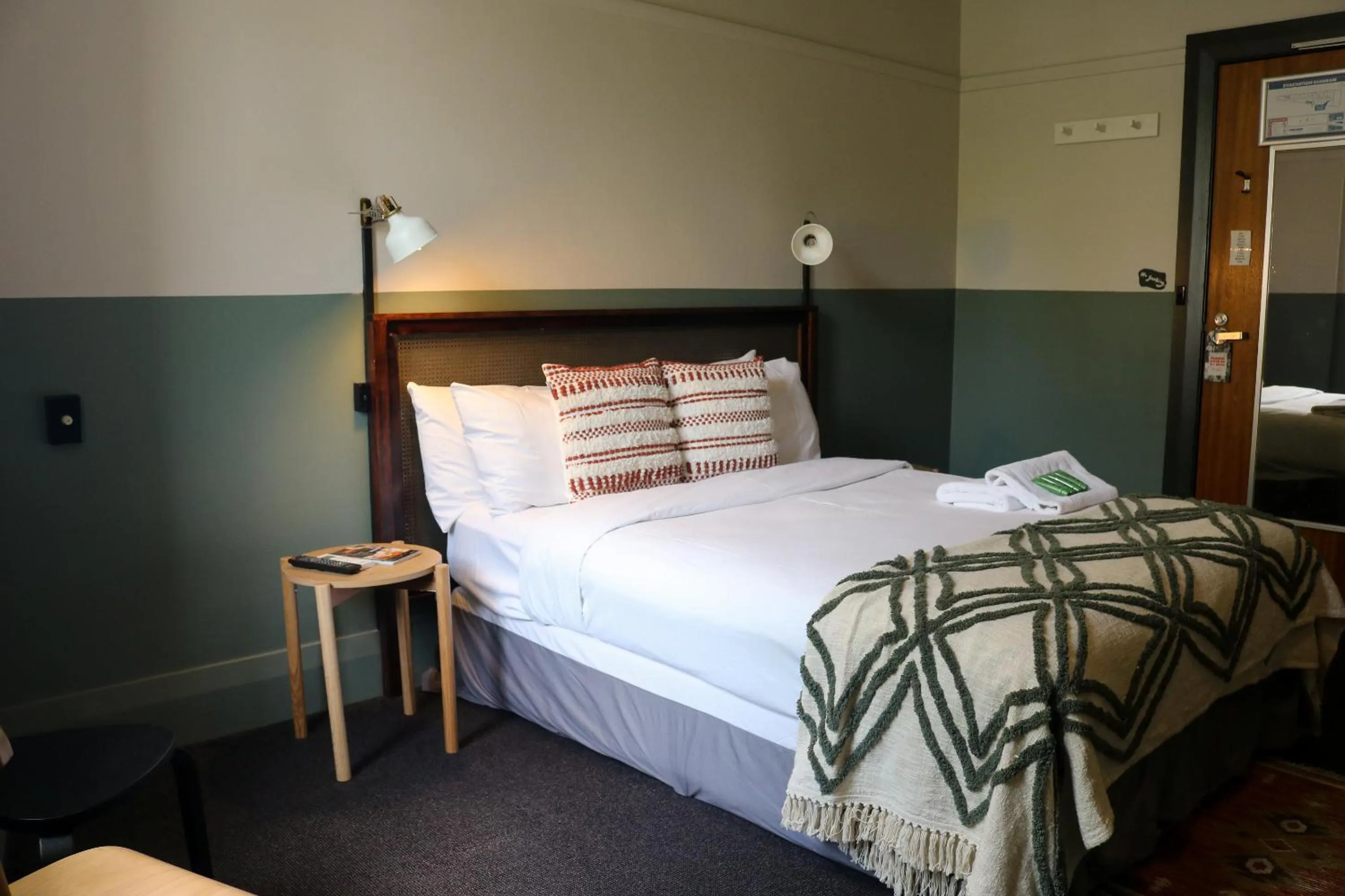 Photo of the whole room, Bed in Darlo Bar Darlinghurst