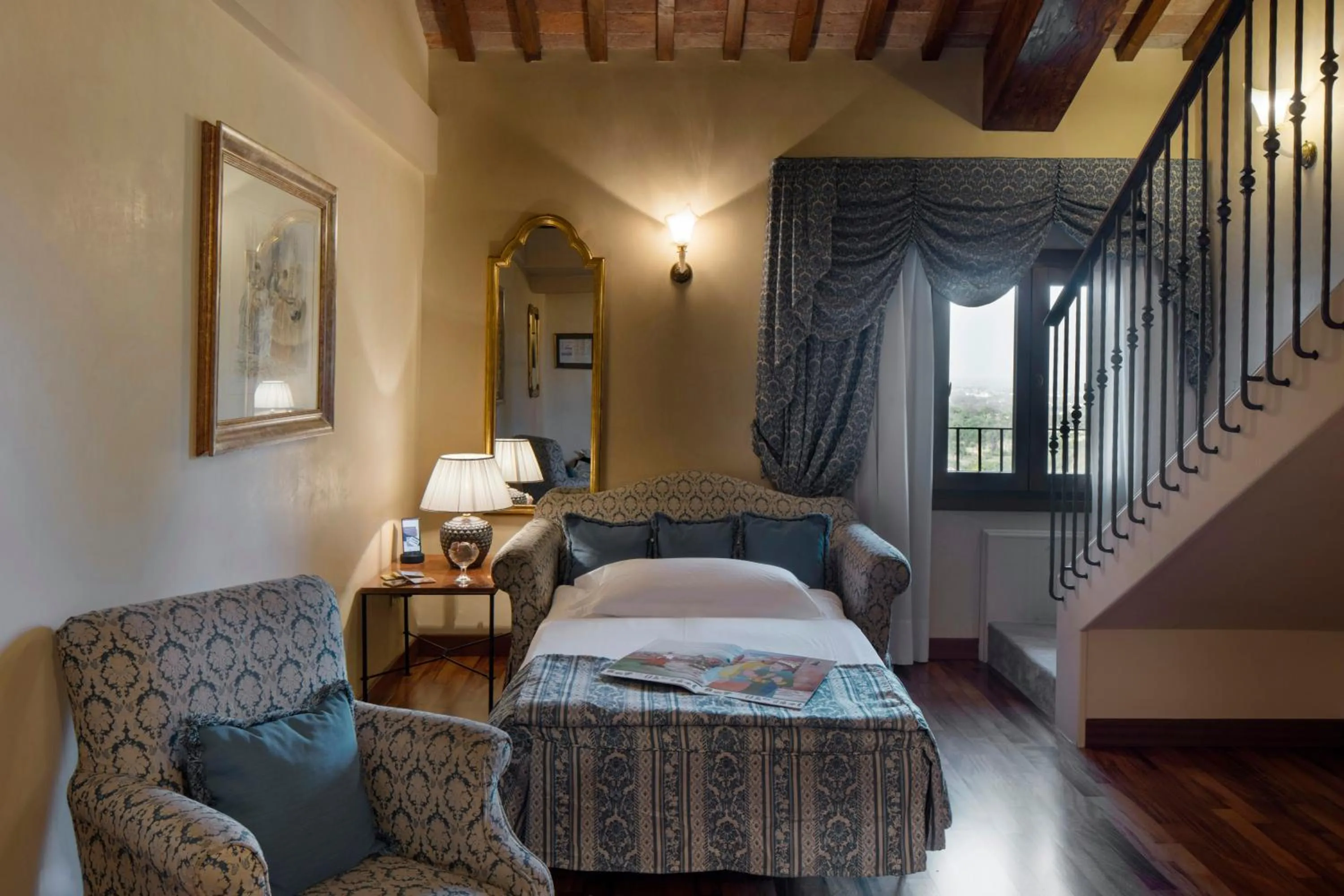 Bedroom, Bed in Villa Michelangelo Vicenza – Starhotels Collezione