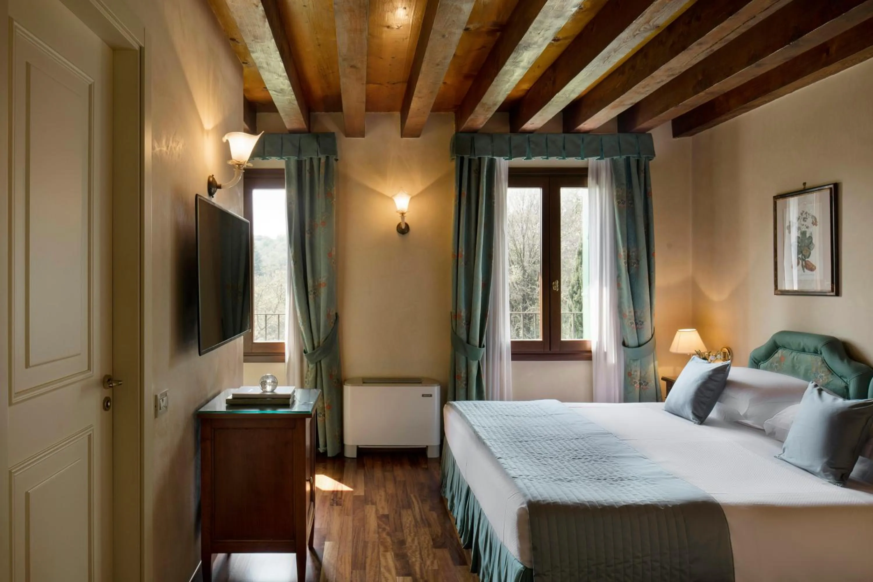 Bedroom, Bed in Villa Michelangelo Vicenza – Starhotels Collezione