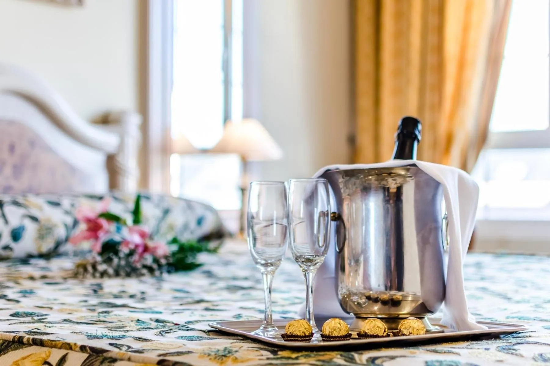 Decorative detail in Roma Aurea