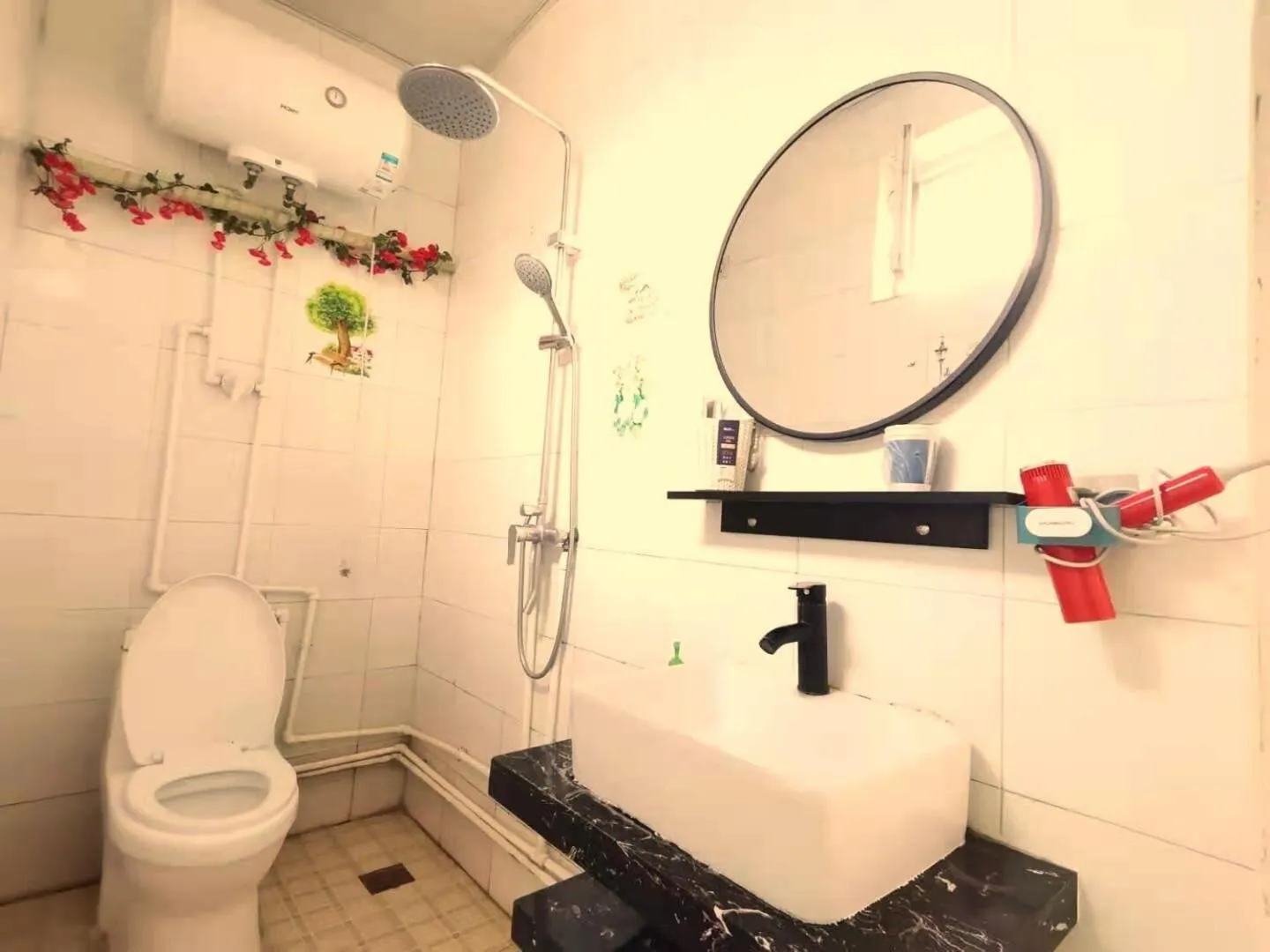 Beijing Badaling Great Wall Caos Courtyard Hostel 1VIP service 2Ancient style Chinese yard 3 only 15 minutes walk to the Badaling Great Wall 4 be your free advisor 5 offer private guided tour 6 experience local food and culutre