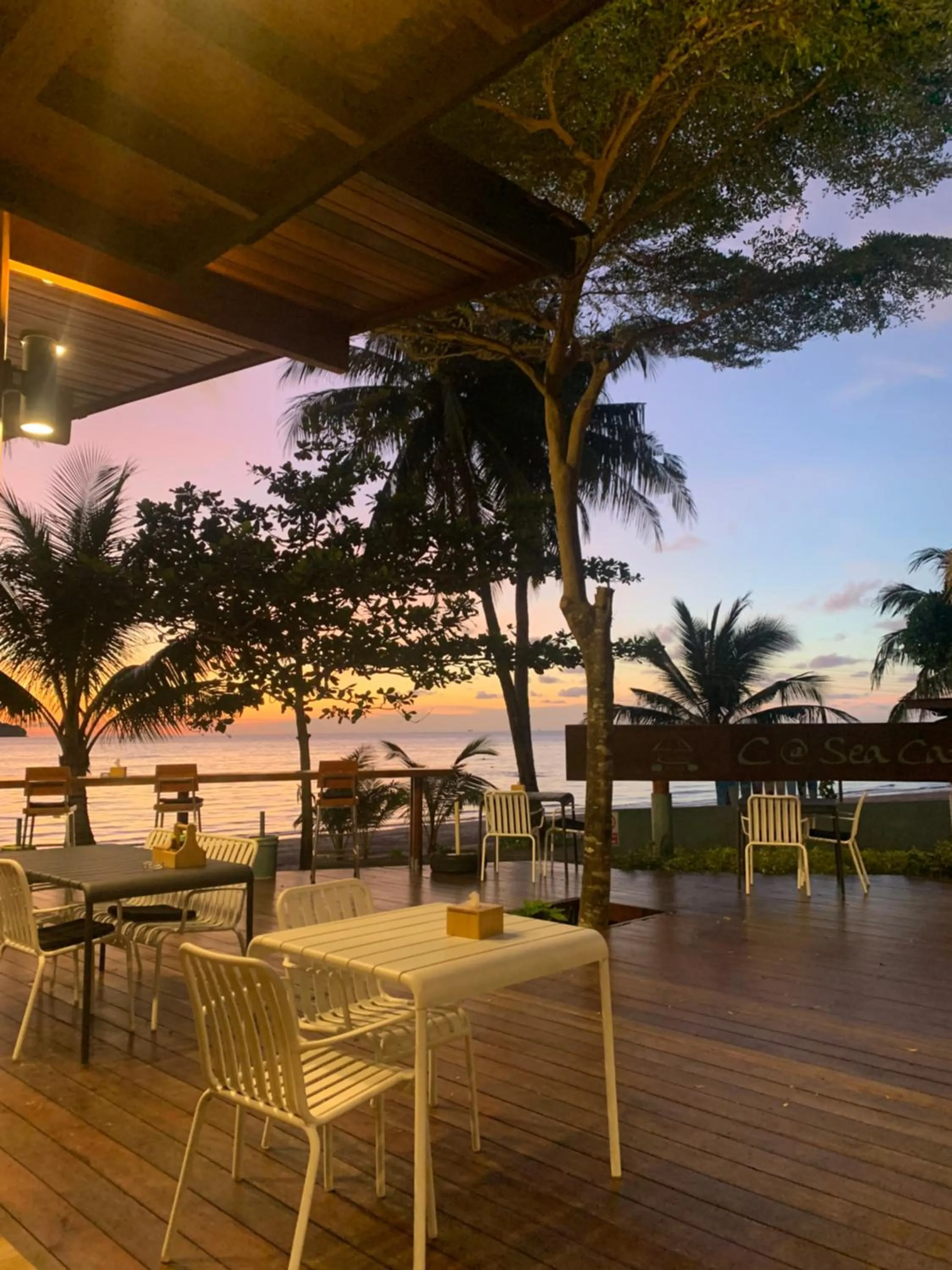 Lounge or bar in Kai Bae Beach Resort Koh Chang