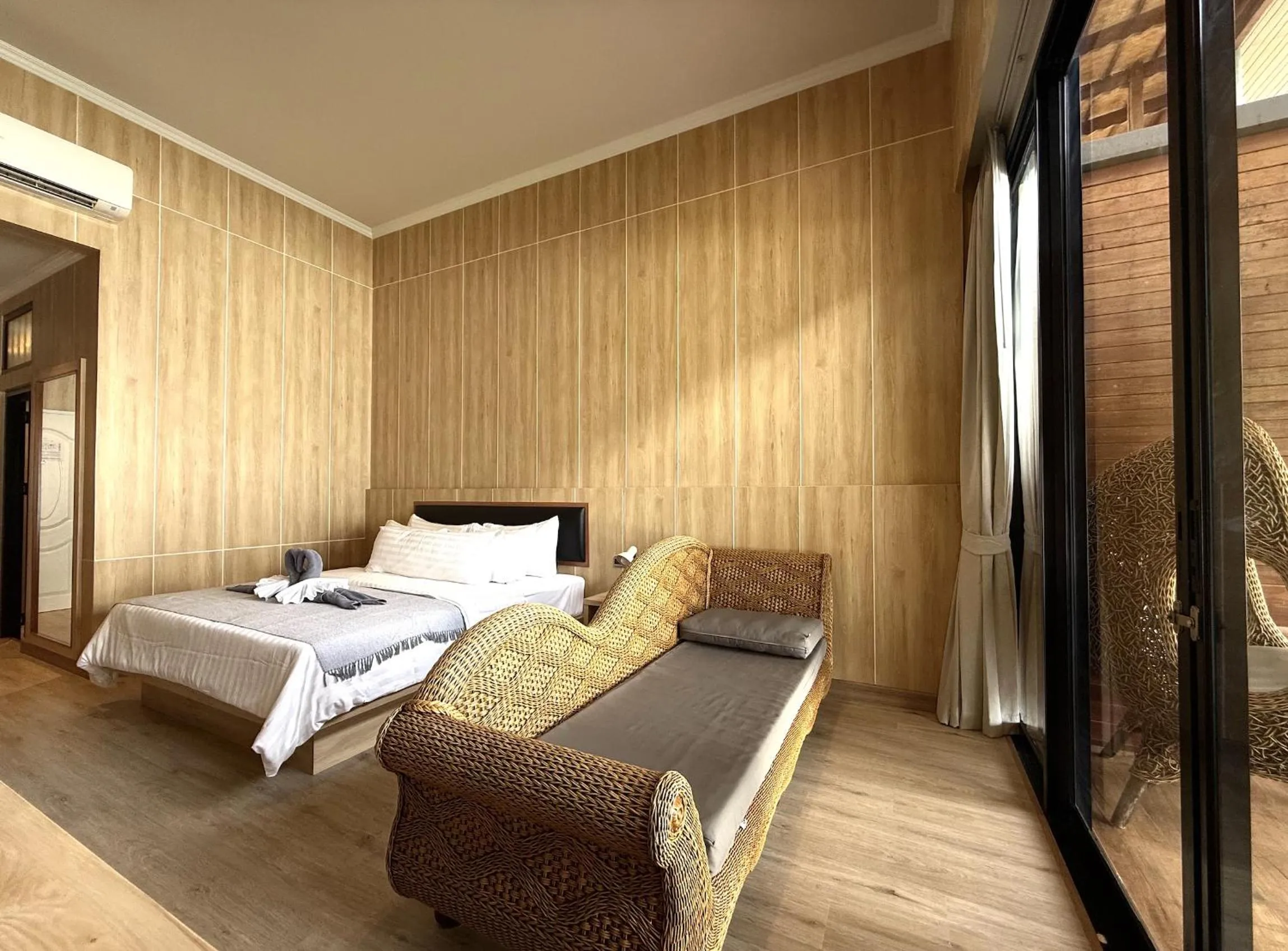 Bedroom, Bed in Kai Bae Beach Resort Koh Chang