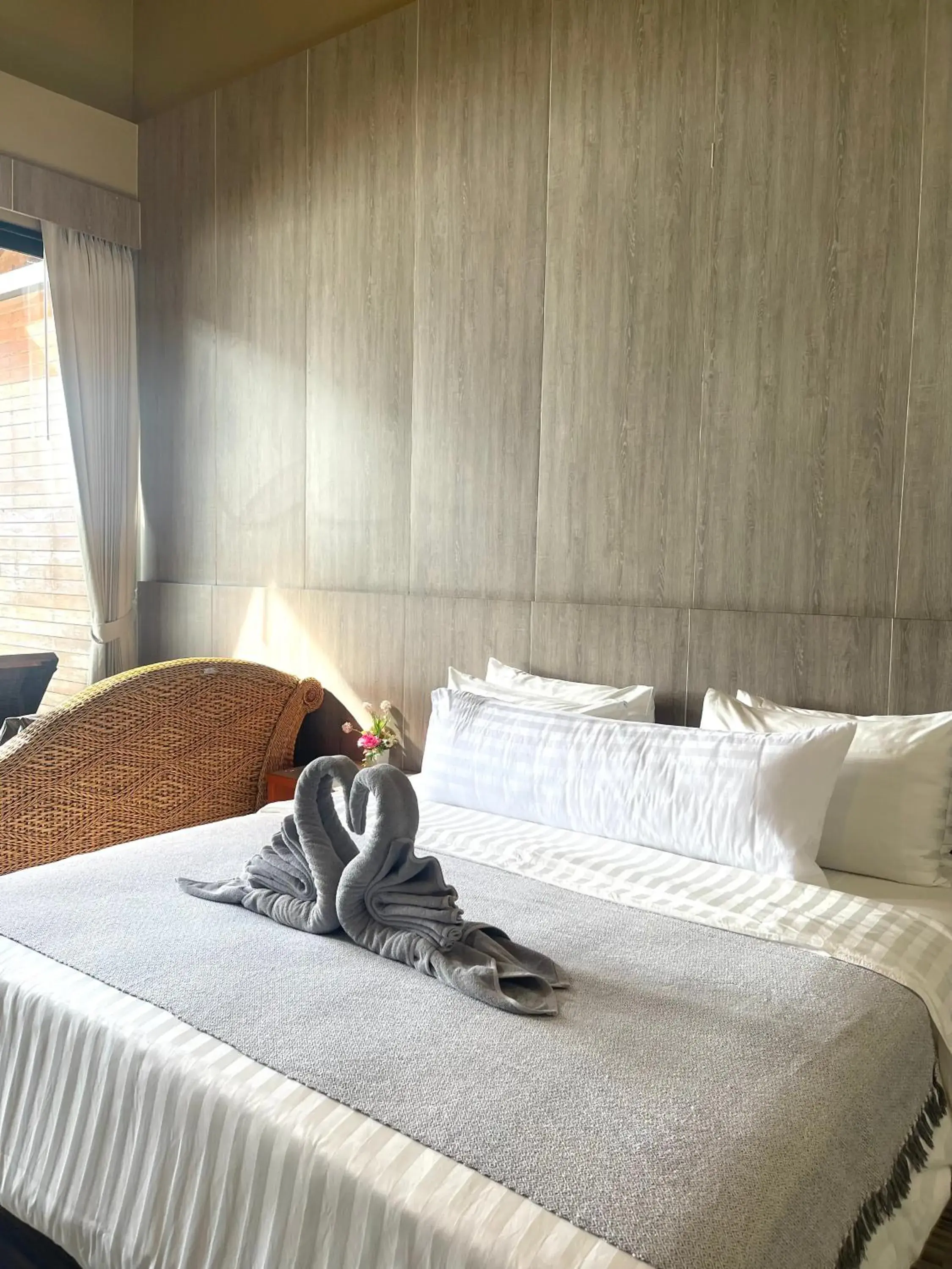 Beach Room in Kai Bae Beach Resort Koh Chang Beach Room in Kai Bae Beach Resort Koh Chang