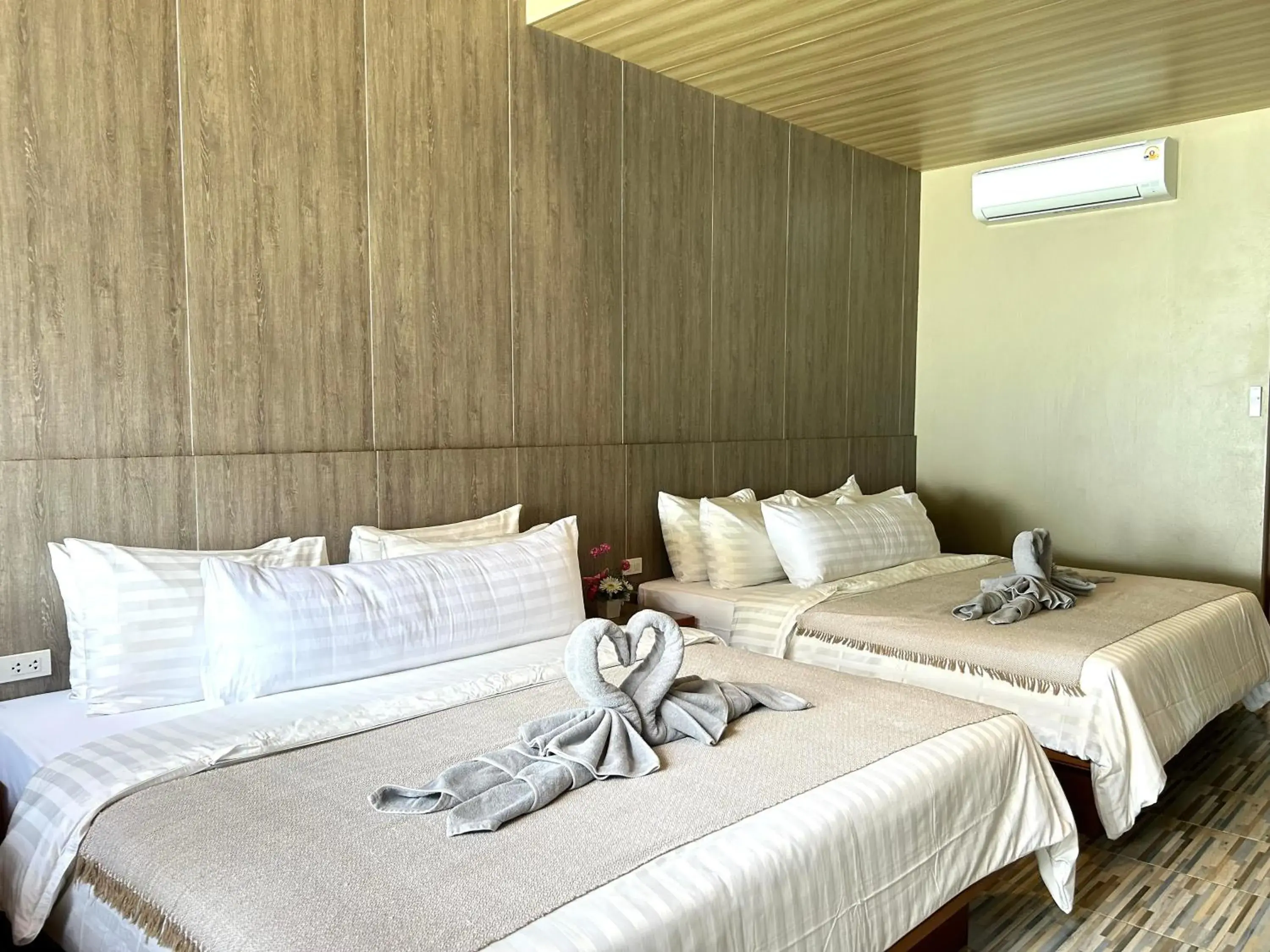 Family Rooms in Kai Bae Beach Resort Koh Chang Family Rooms in Kai Bae Beach Resort Koh Chang