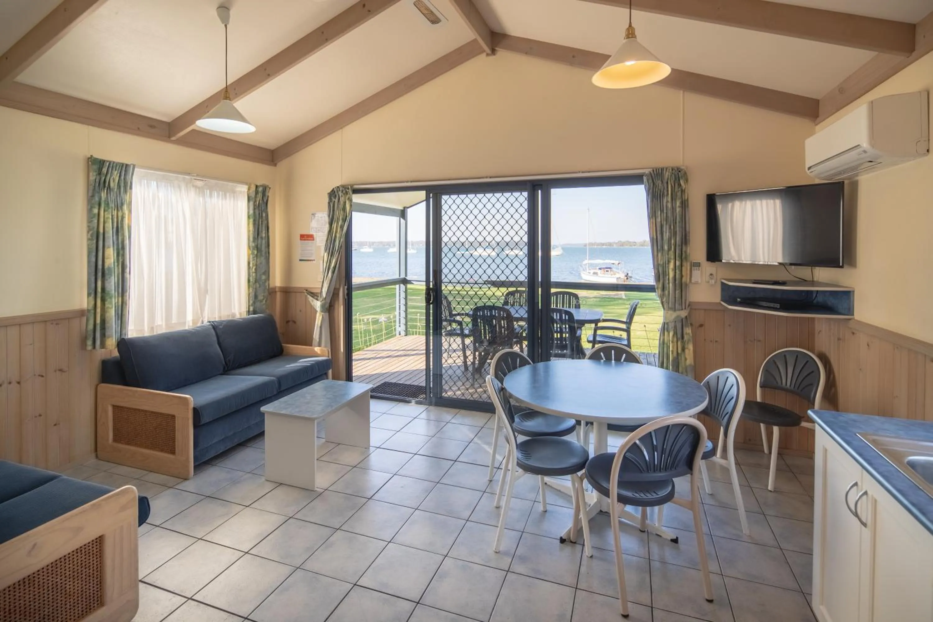 Dining area in Ingenia Holidays Lake Macquarie