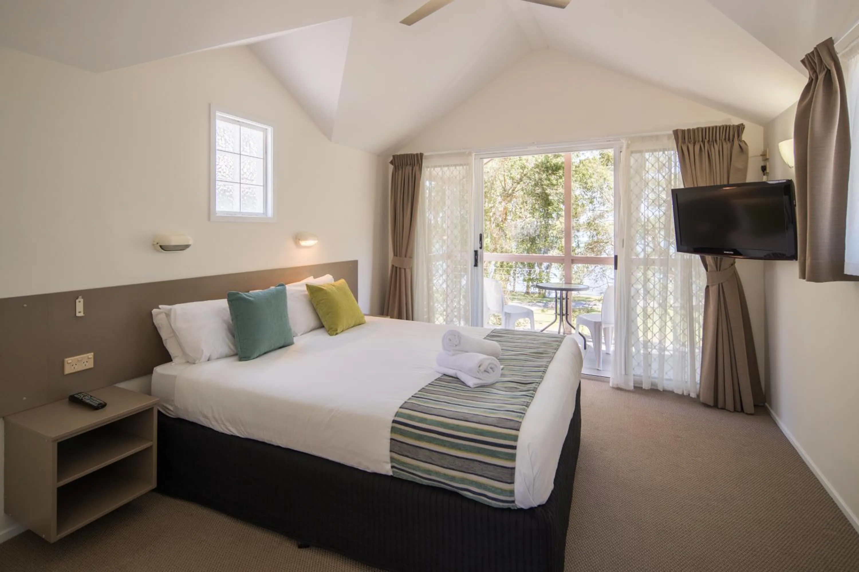 Bedroom, Bed in Ingenia Holidays Lake Macquarie