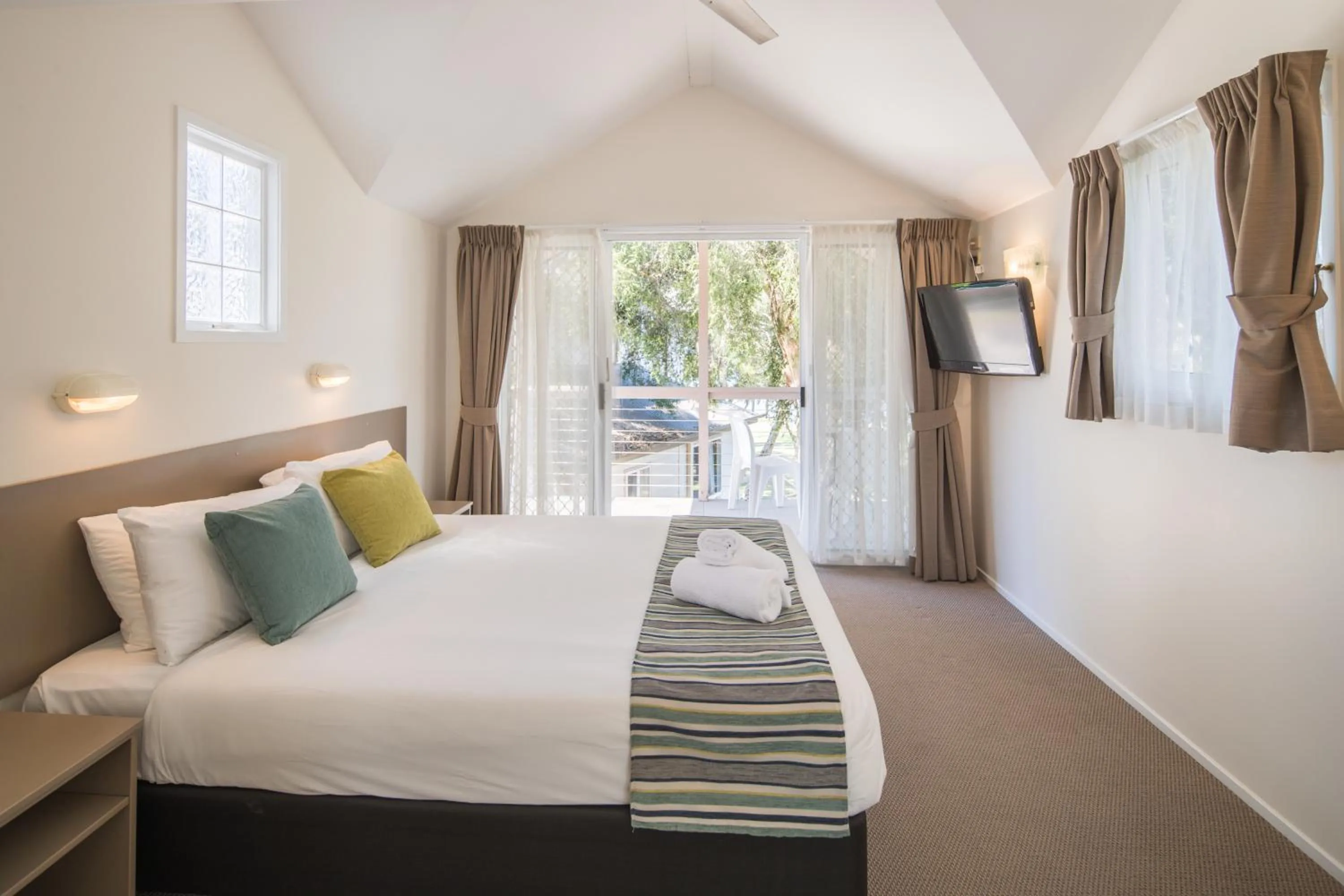 Bedroom, Bed in Ingenia Holidays Lake Macquarie