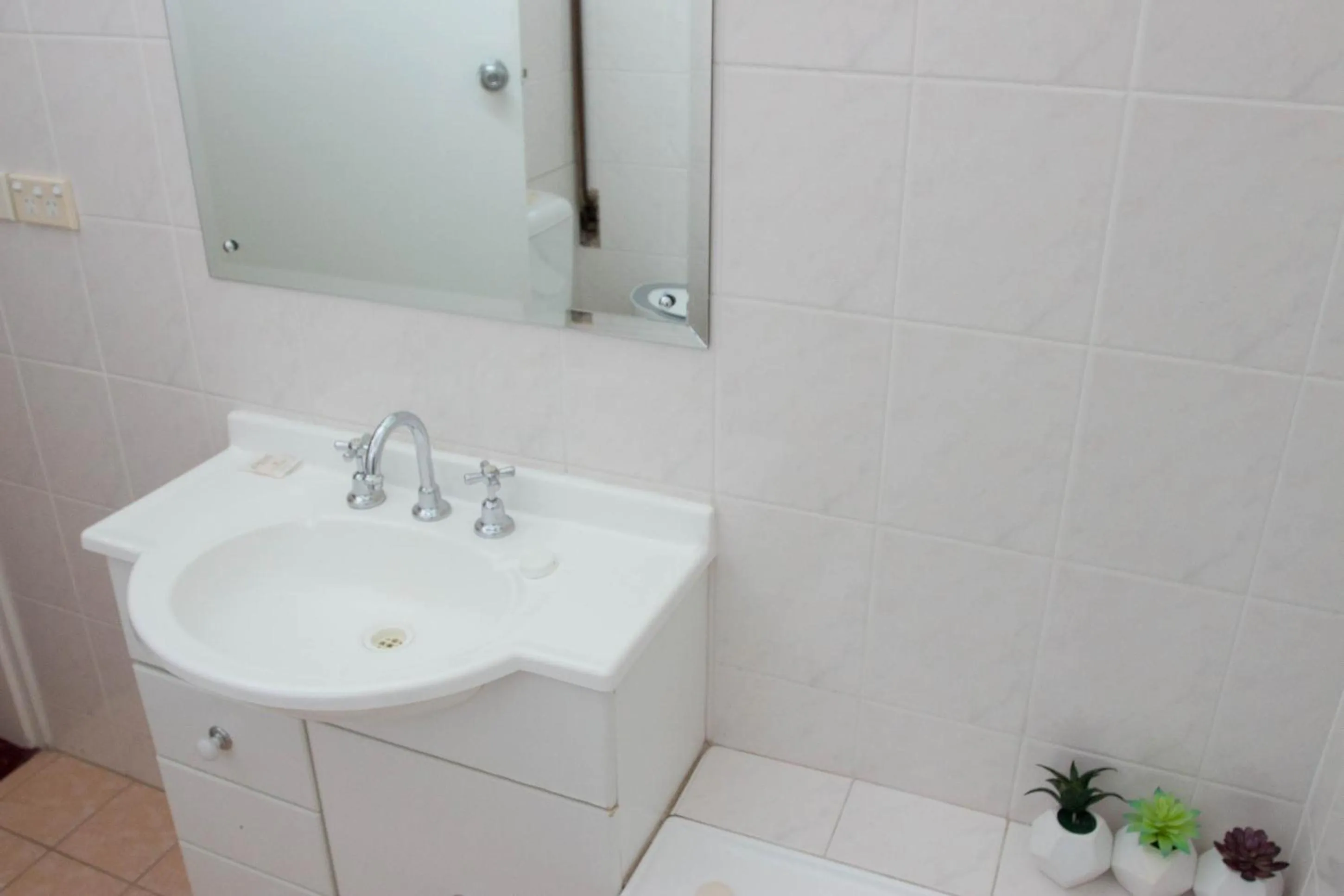 Bathroom in Wiley Park Hotel