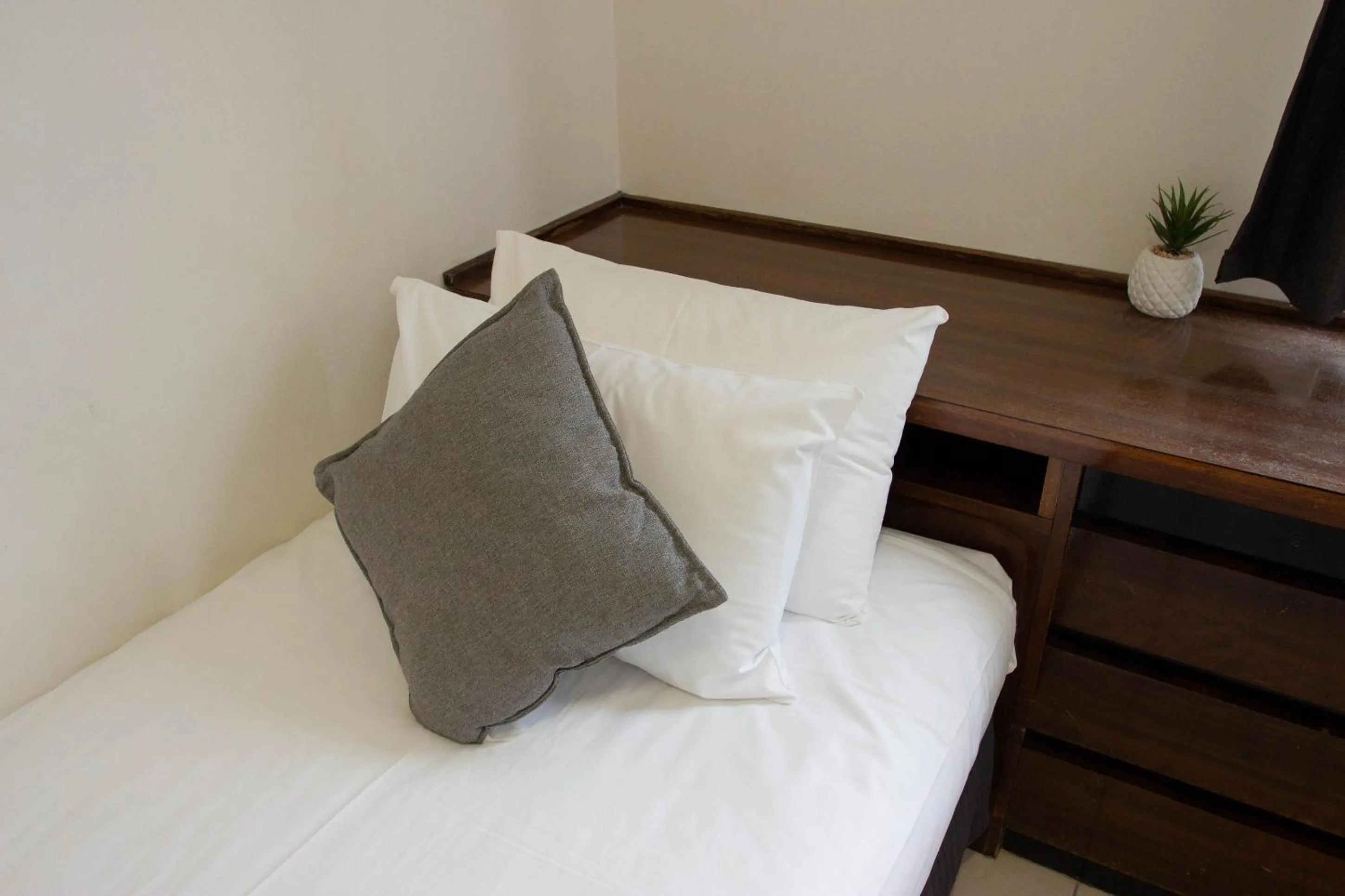 Bedroom, Bed in Wiley Park Hotel