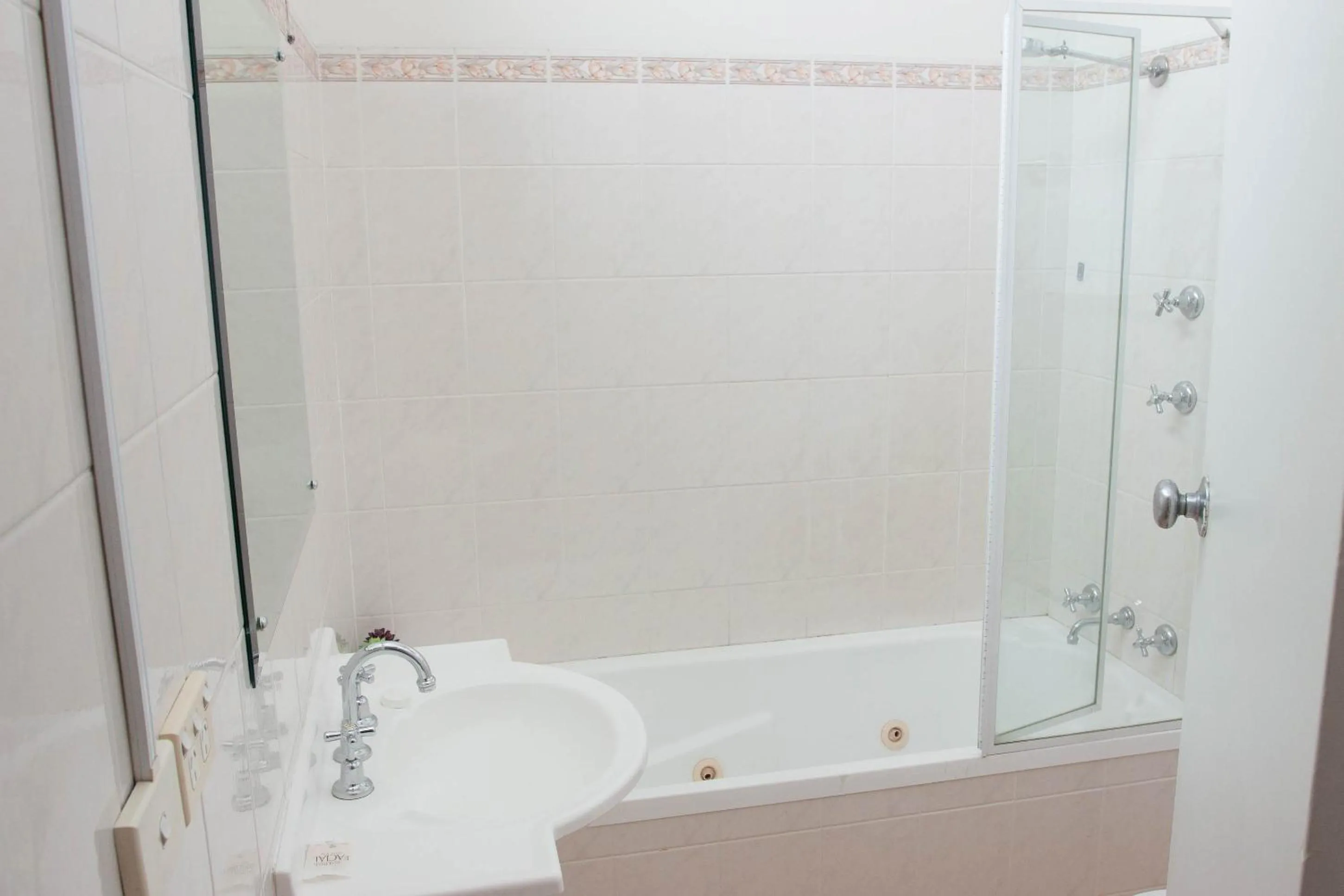 Bathroom in Wiley Park Hotel