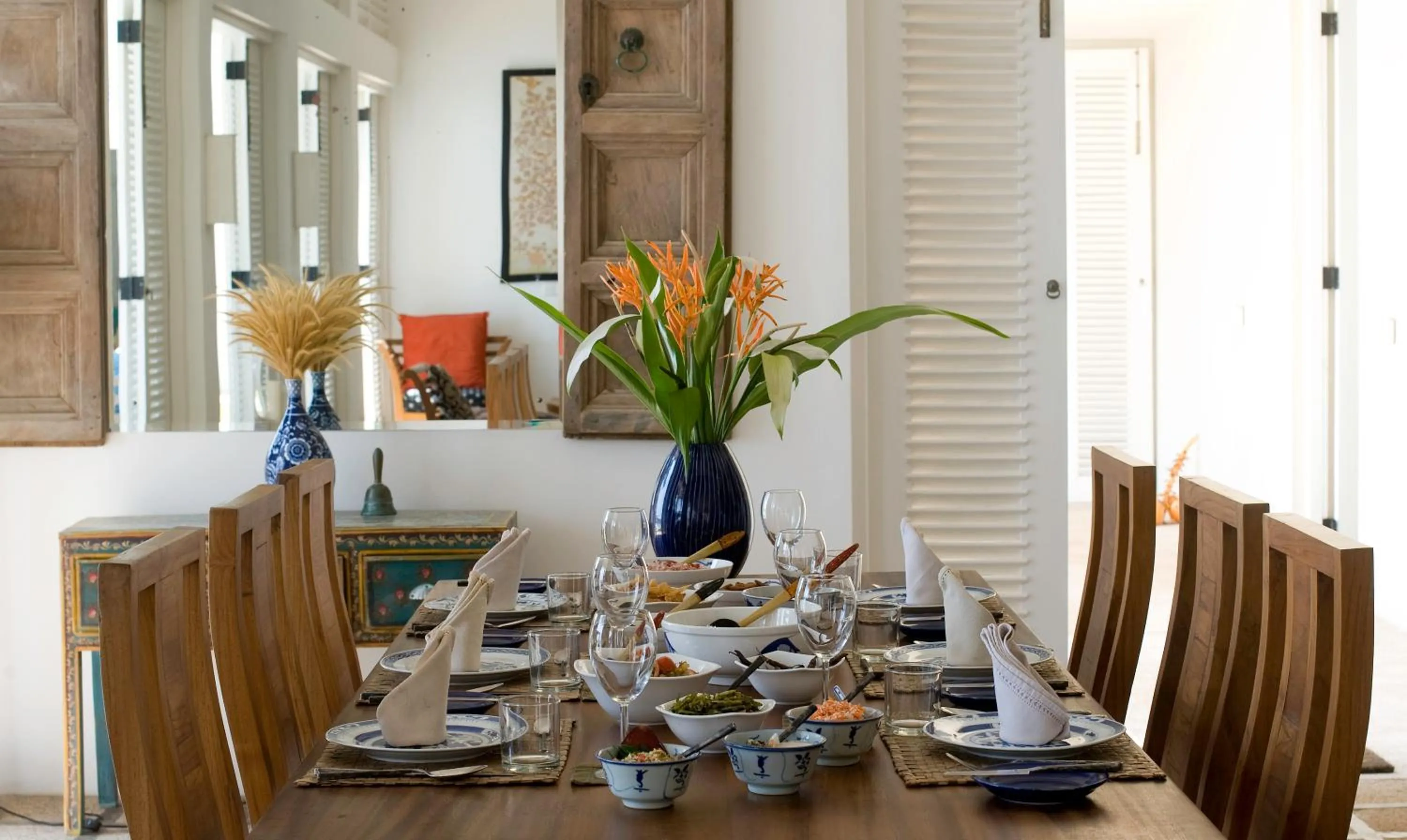 Restaurant/places to eat in Sri Villas