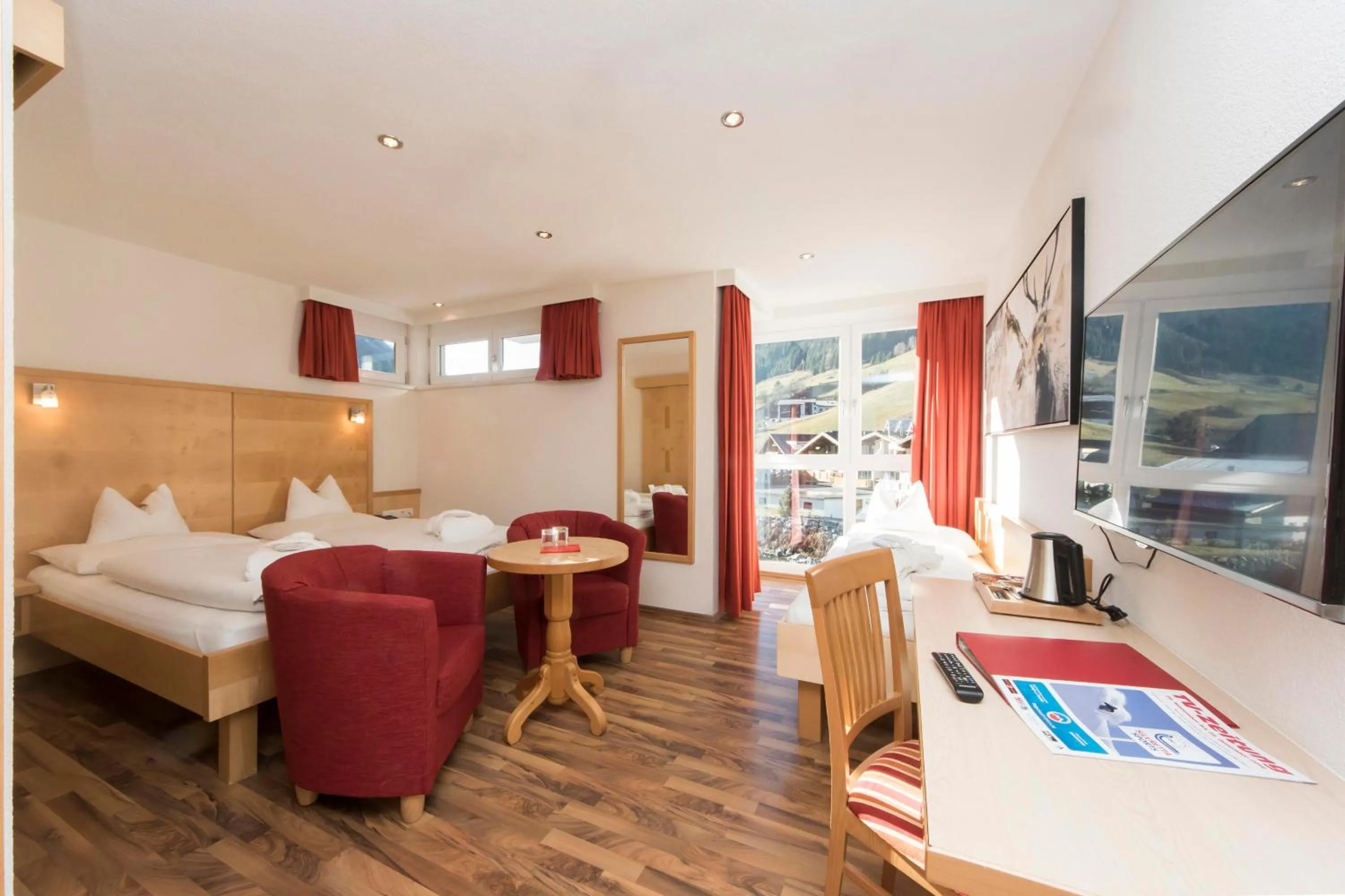 Photo of the whole room, Bed in Hotel Garni Passeier