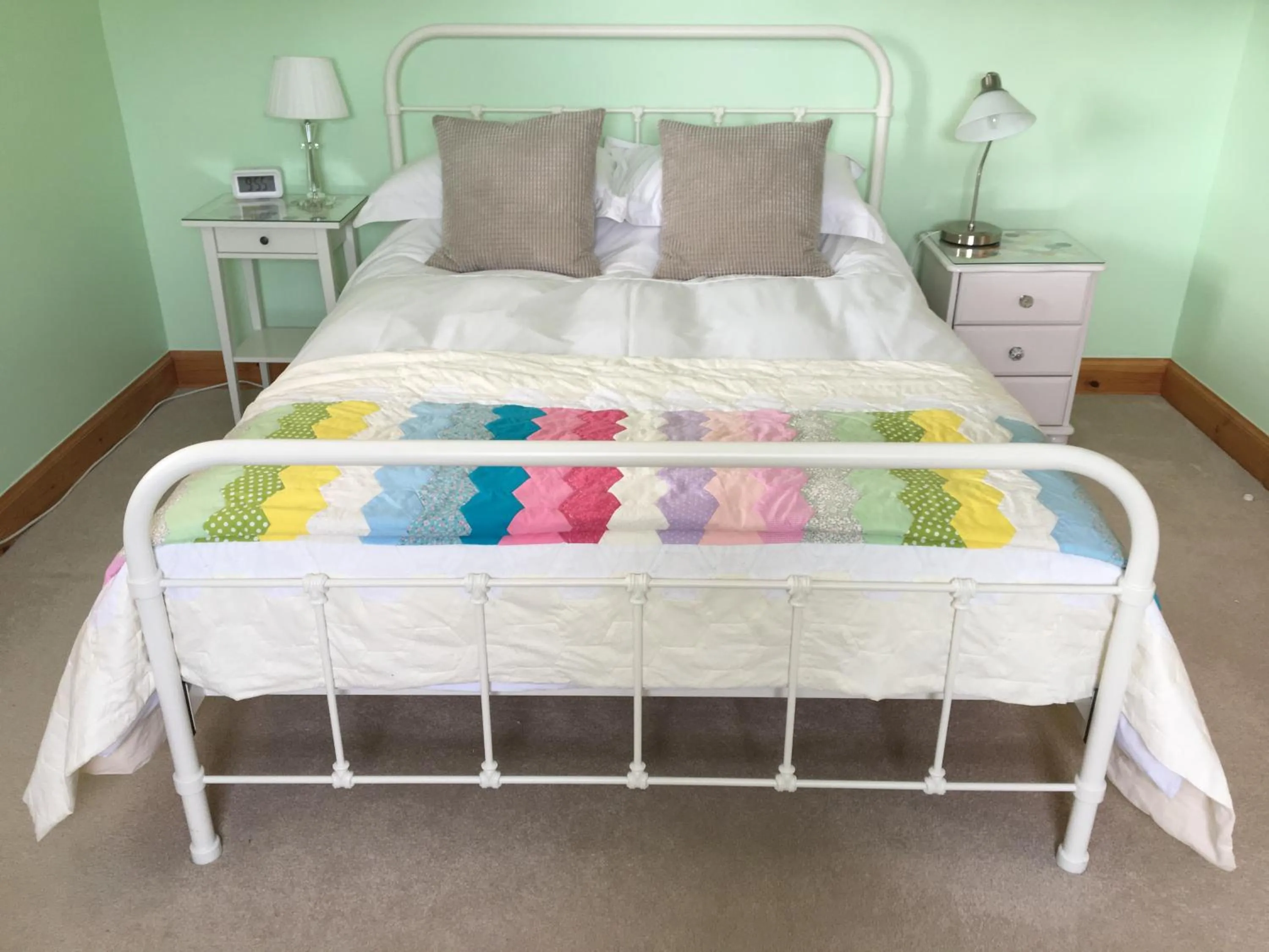 Bed in Off The Hill B&B