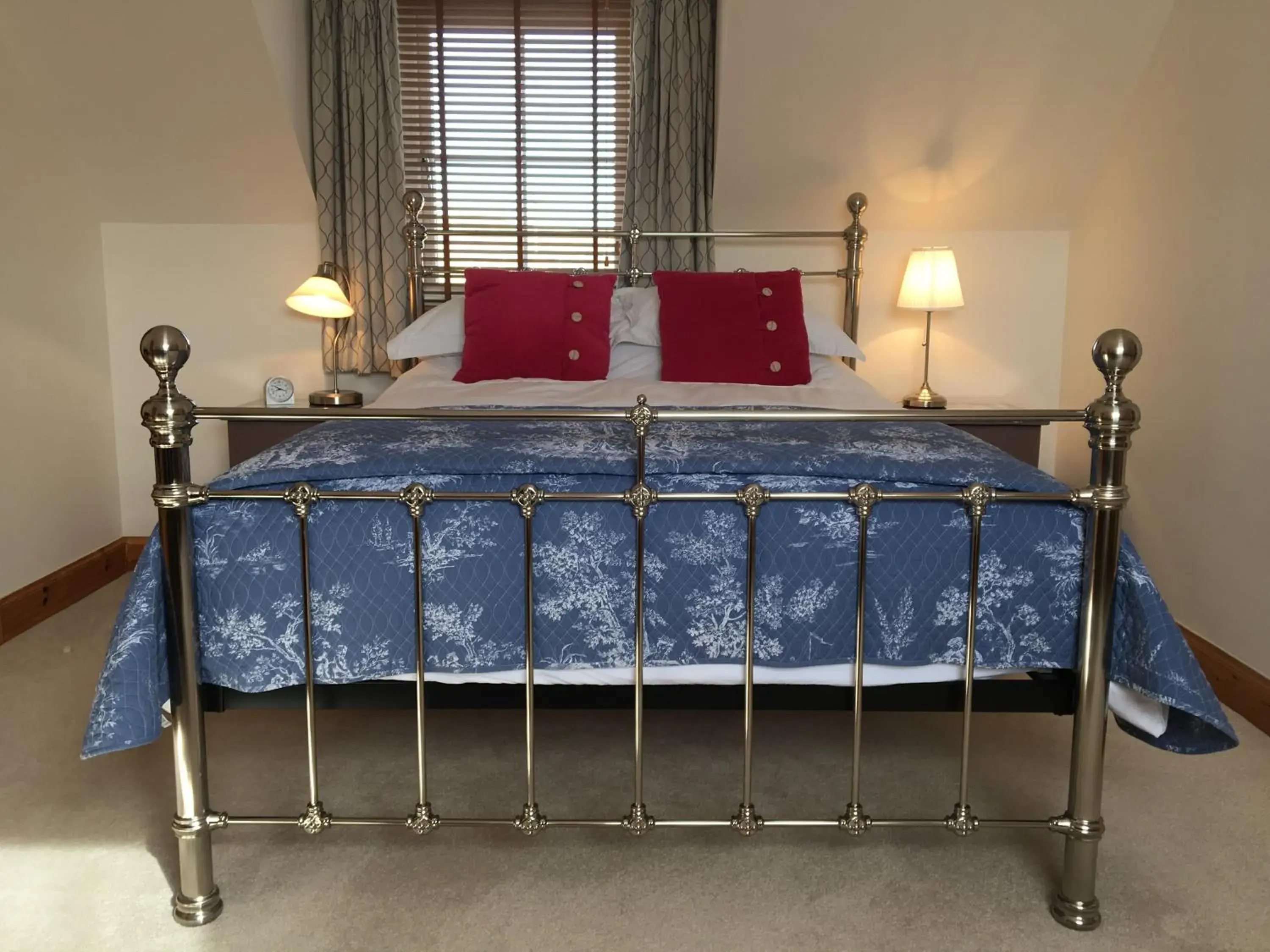 King Room with Mountain View in Off The Hill B&B King Room with Mountain View in Off The Hill B&B