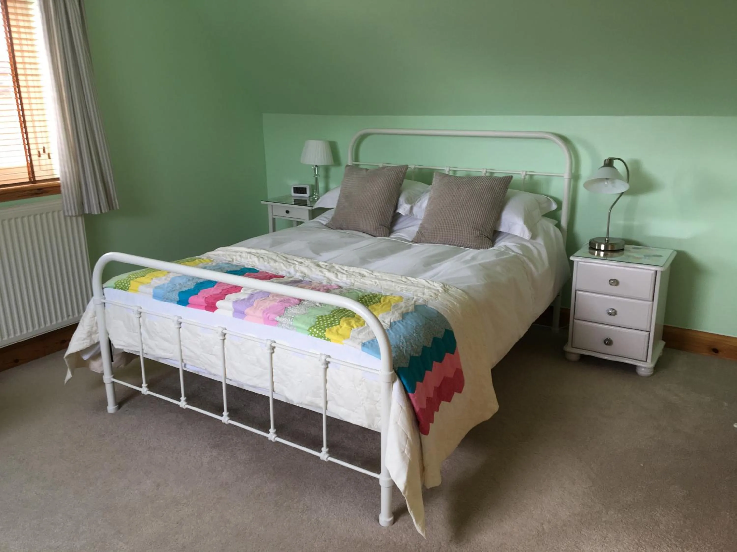 Bed in Off The Hill B&B