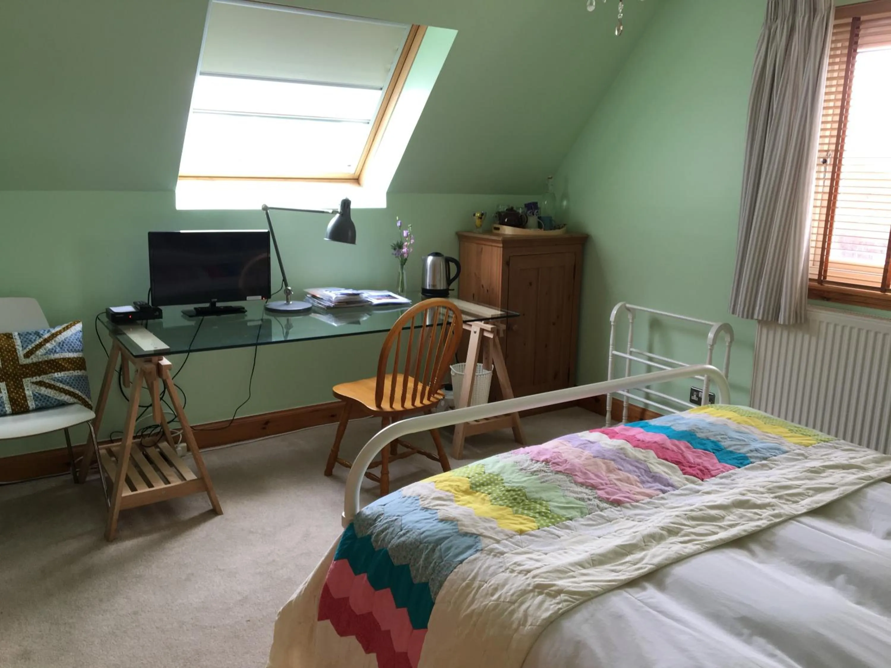 Bed in Off The Hill B&B