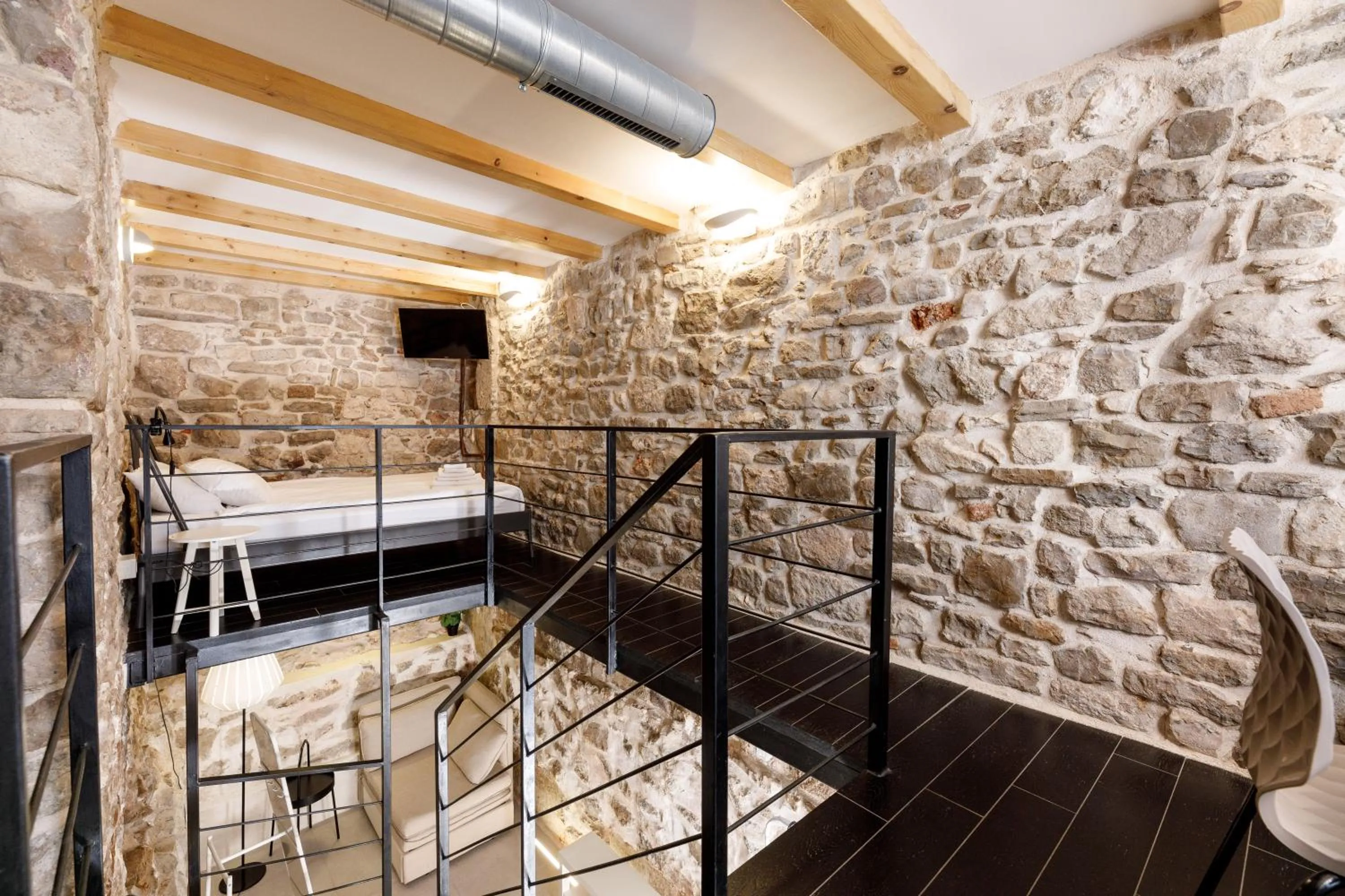 Property building in Pylon Rooms