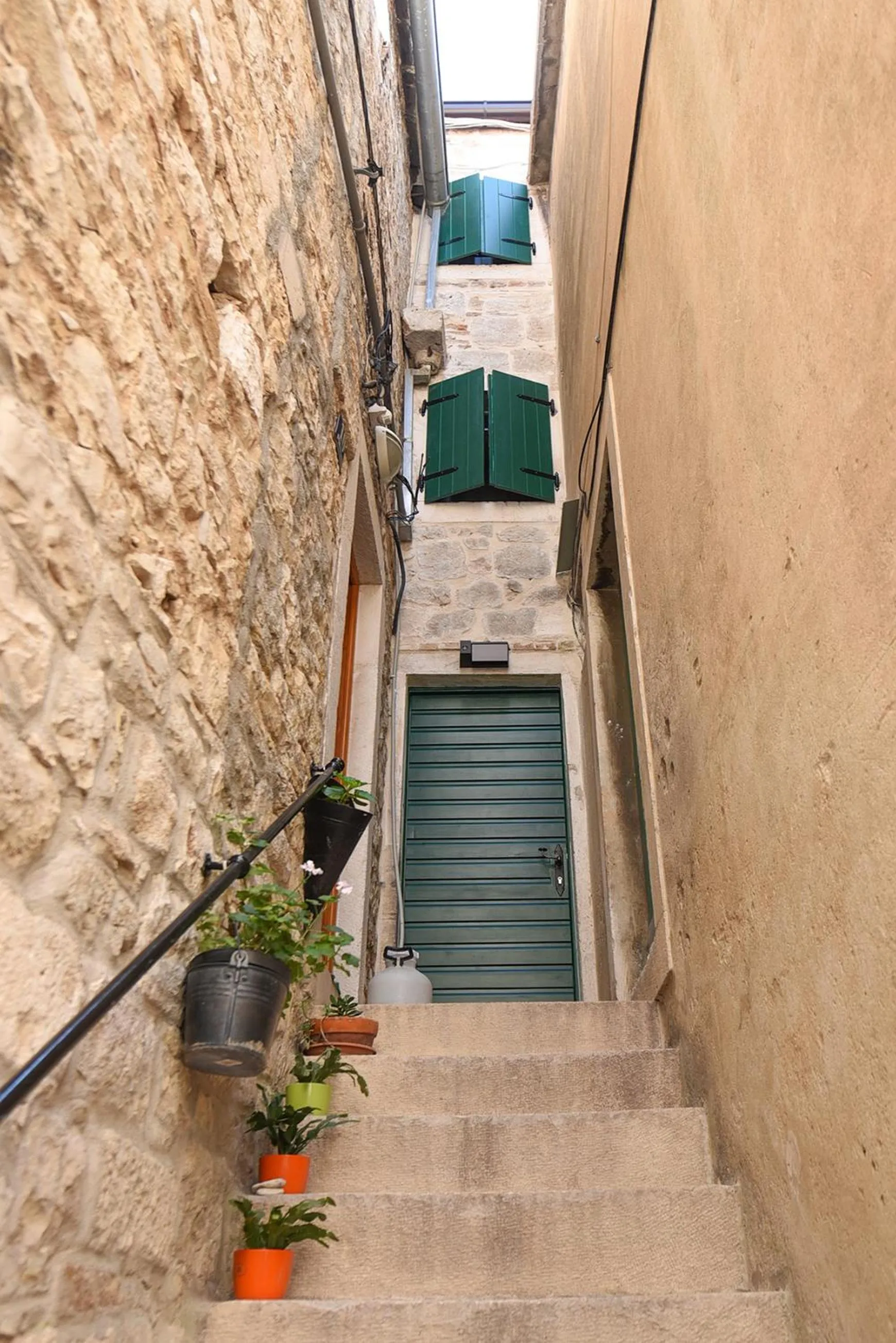 Property building in Pylon Rooms