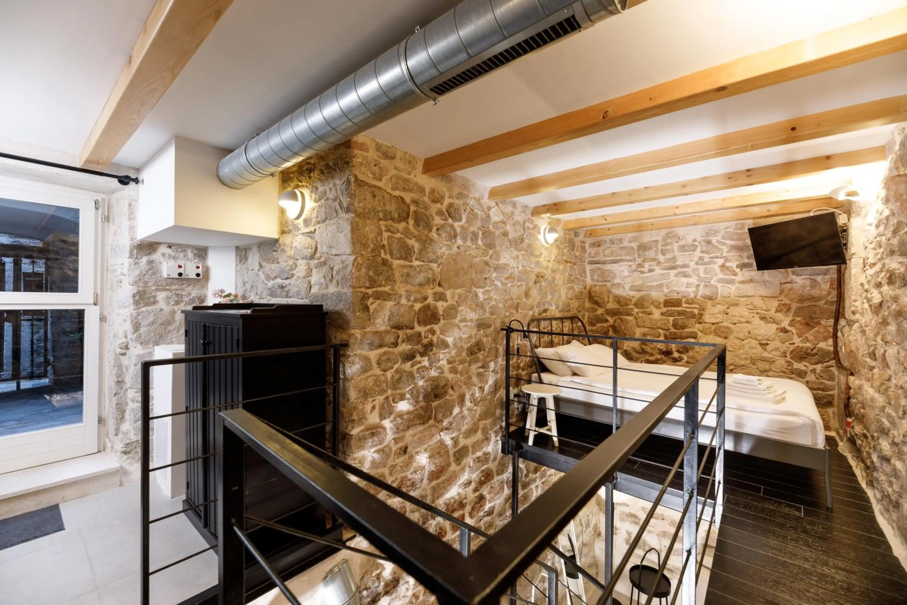 Property building in Pylon Rooms