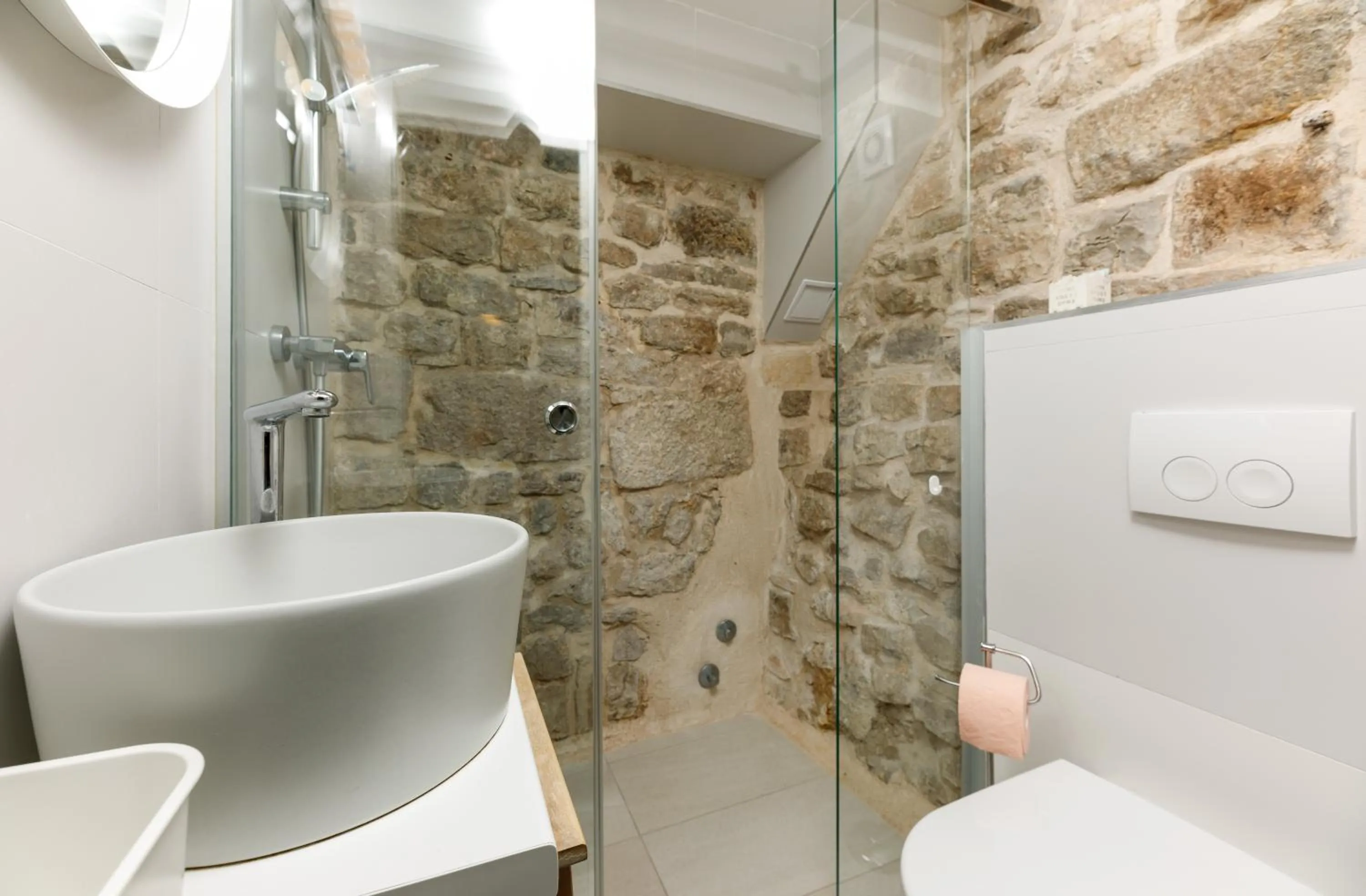 Property building in Pylon Rooms