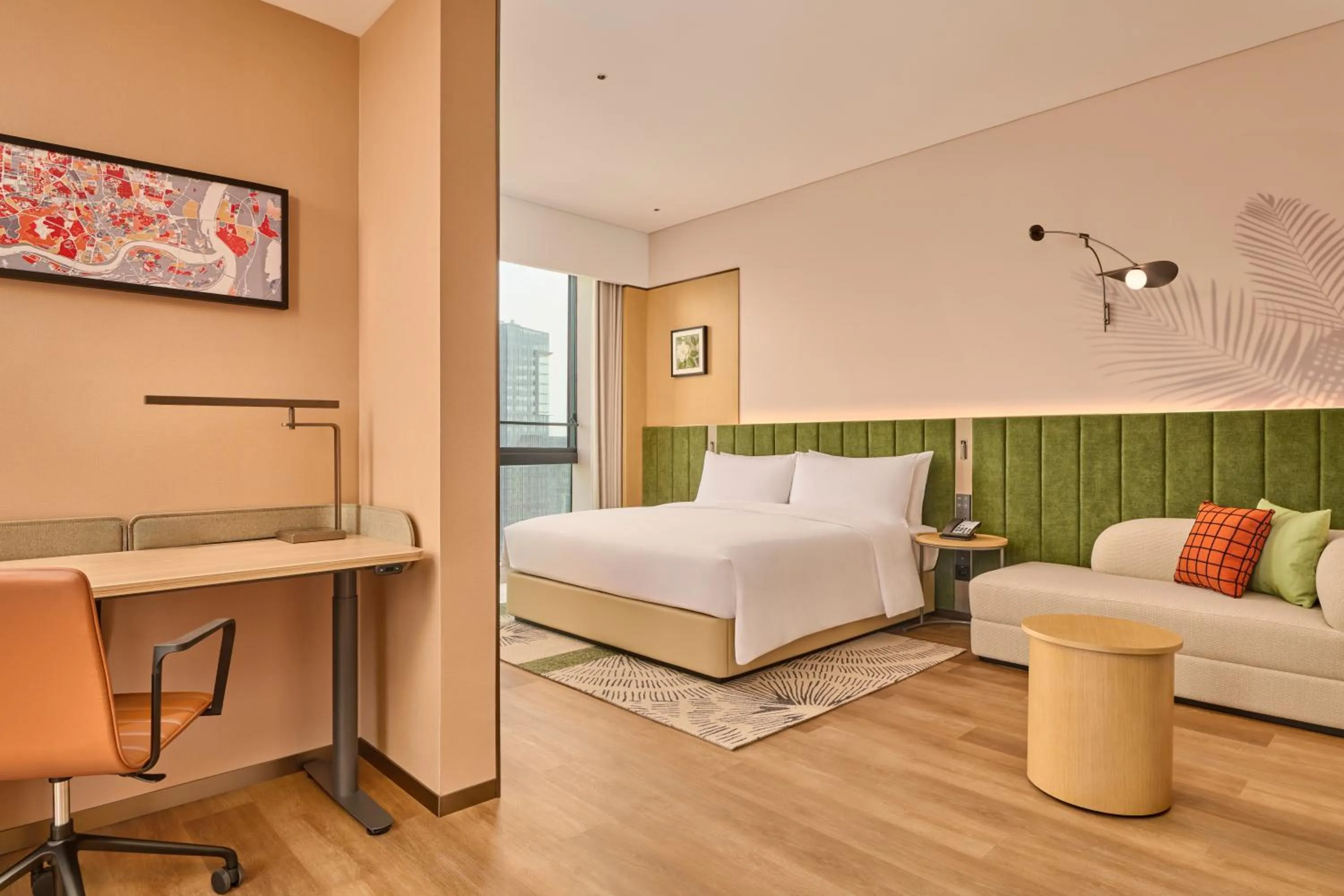 Photo of the whole room, Bed in Hilton Garden Inn Chongqing Central Park