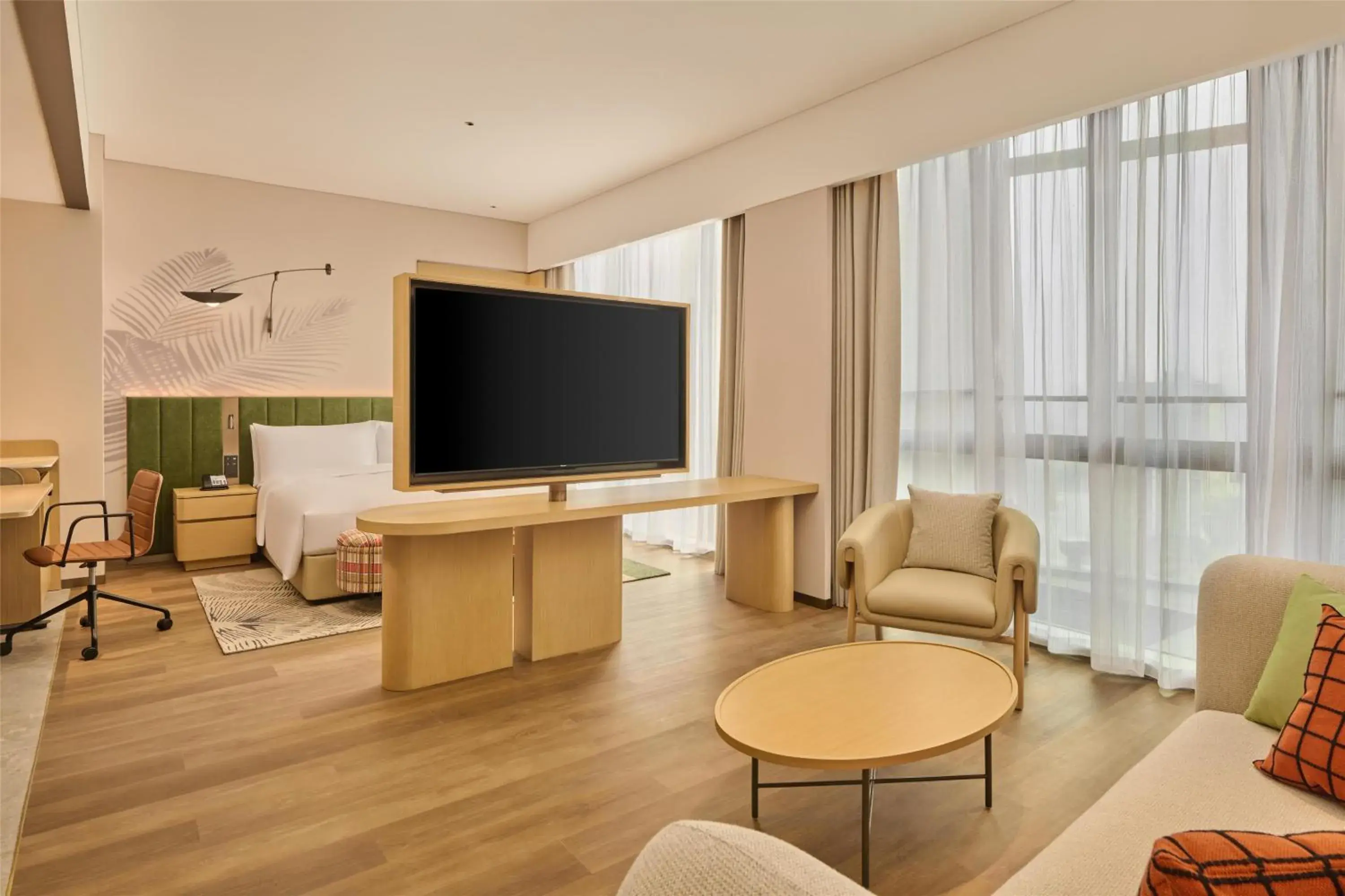 Deluxe King Room with Sofa Bed in Hilton Garden Inn Chongqing Central Park Deluxe King Room with Sofa Bed in Hilton Garden Inn Chongqing Central Park