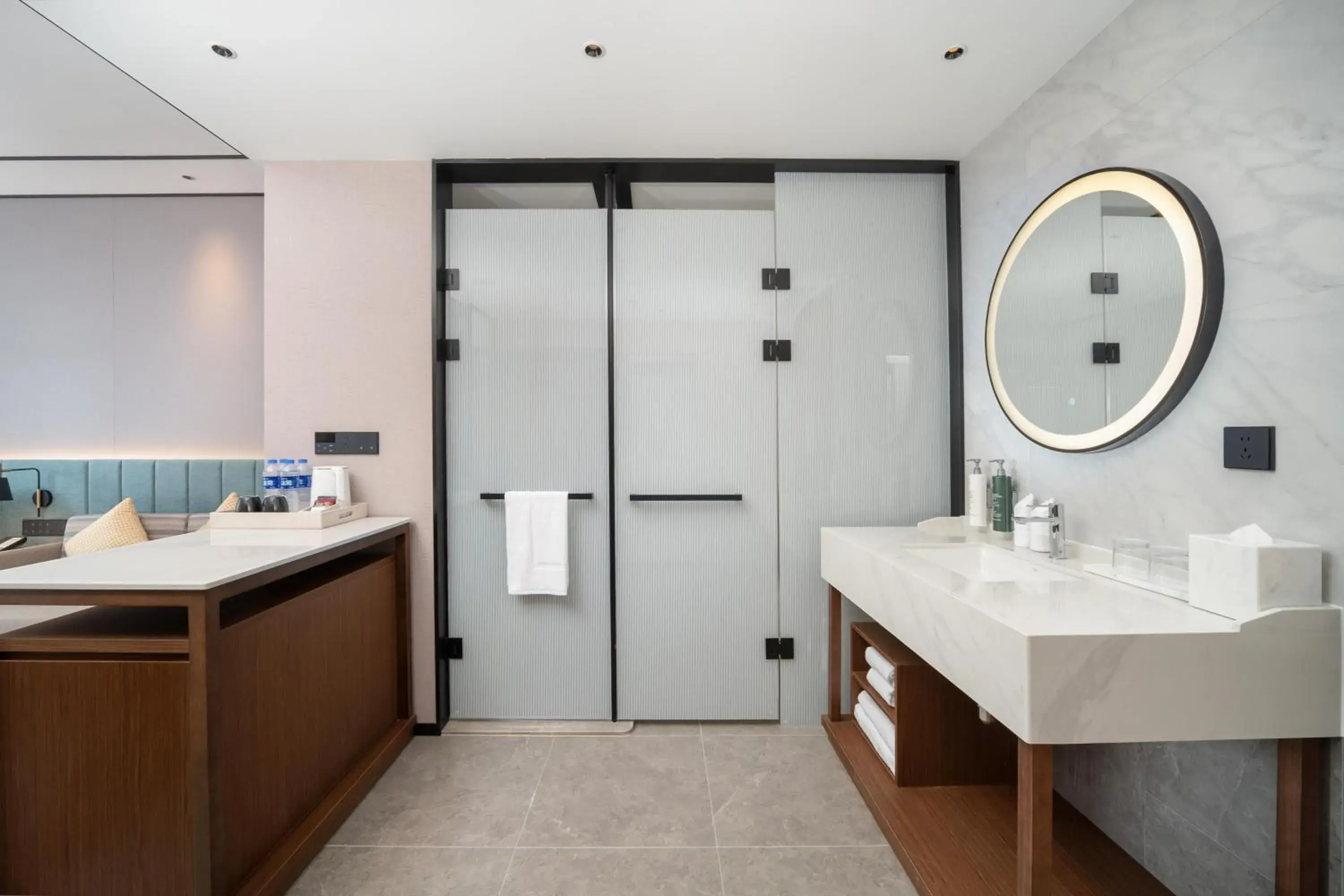 King Guest Room in Hilton Garden Inn Shanghai Changxing Island King Guest Room in Hilton Garden Inn Shanghai Changxing Island