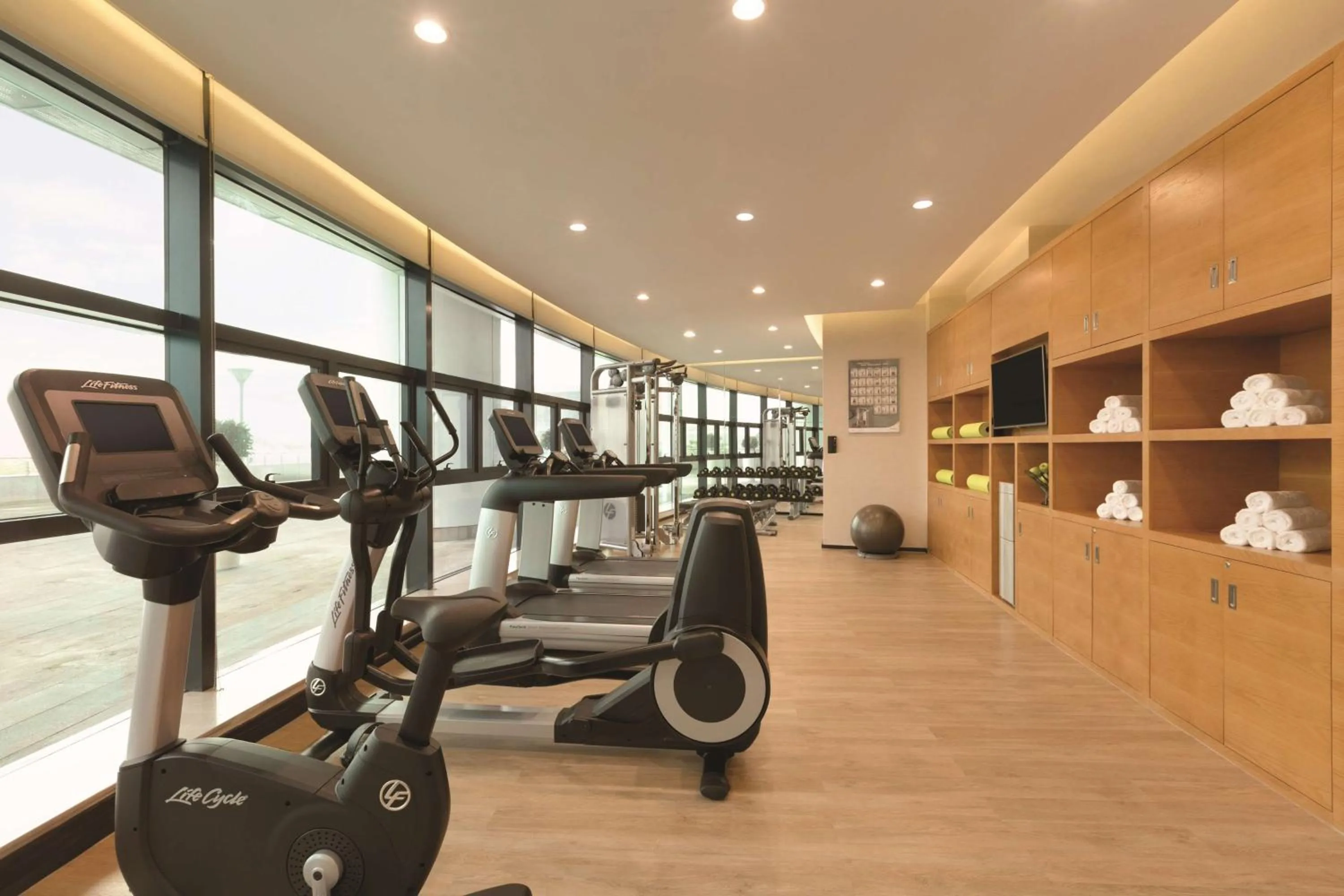 Fitness centre/facilities in Hyatt House Shenzhen Airport