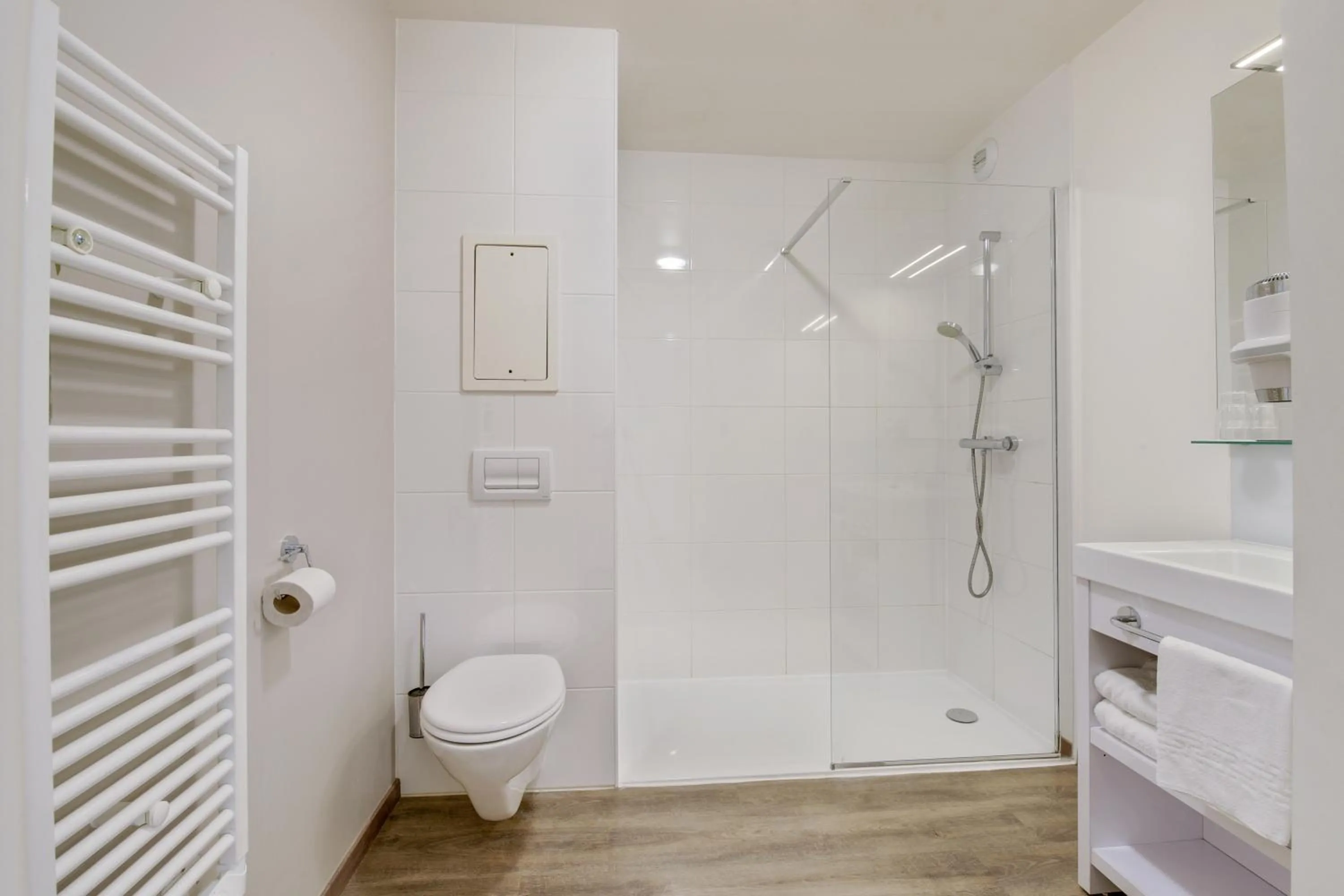 Bathroom in All Suites Appart Hôtel - Bordeaux - Pessac