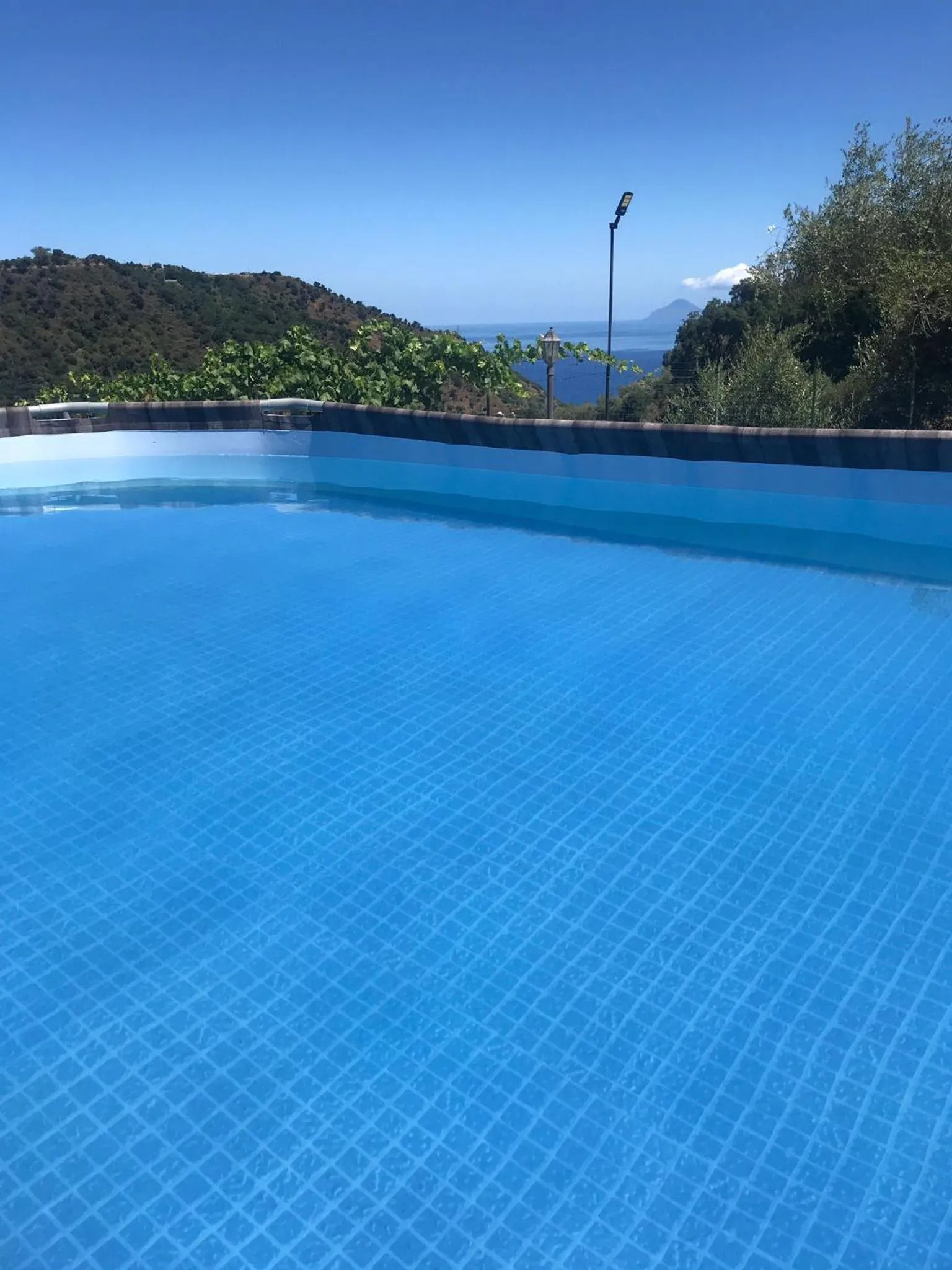 Pool view in B&B Gàttina