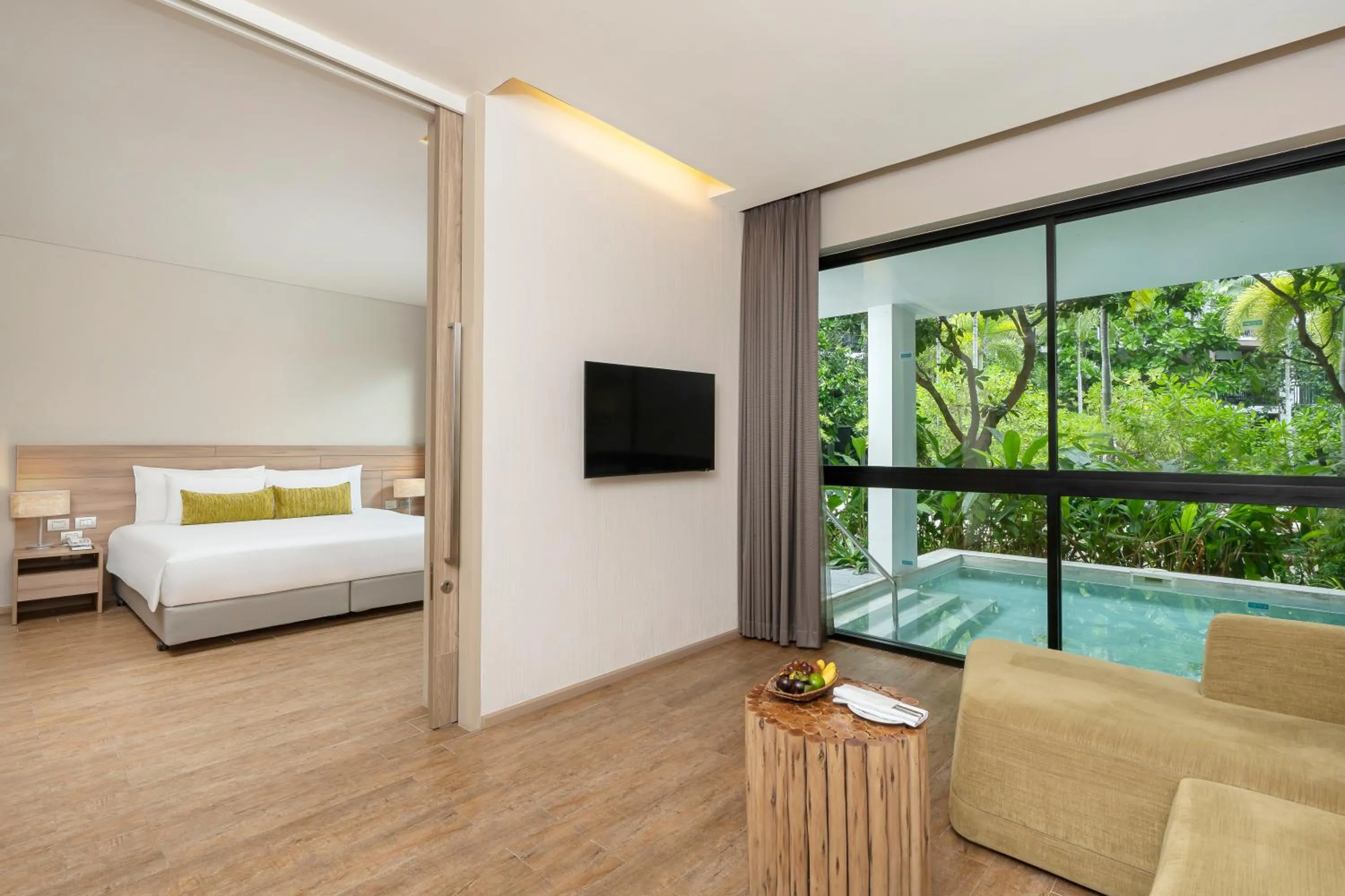 Bed in Centara Life Maris Resort Jomtien