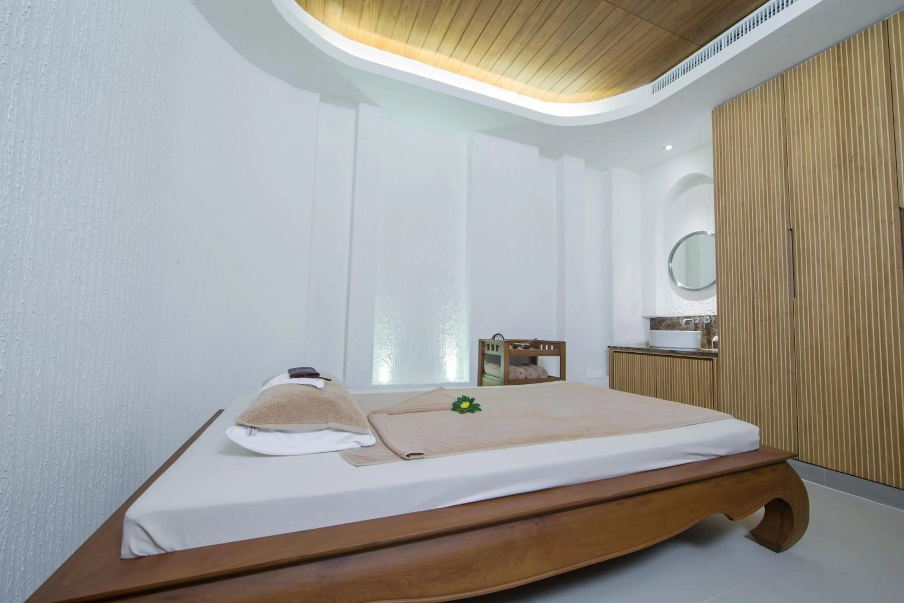Spa and wellness centre/facilities, Bed in Centara Life Maris Resort Jomtien