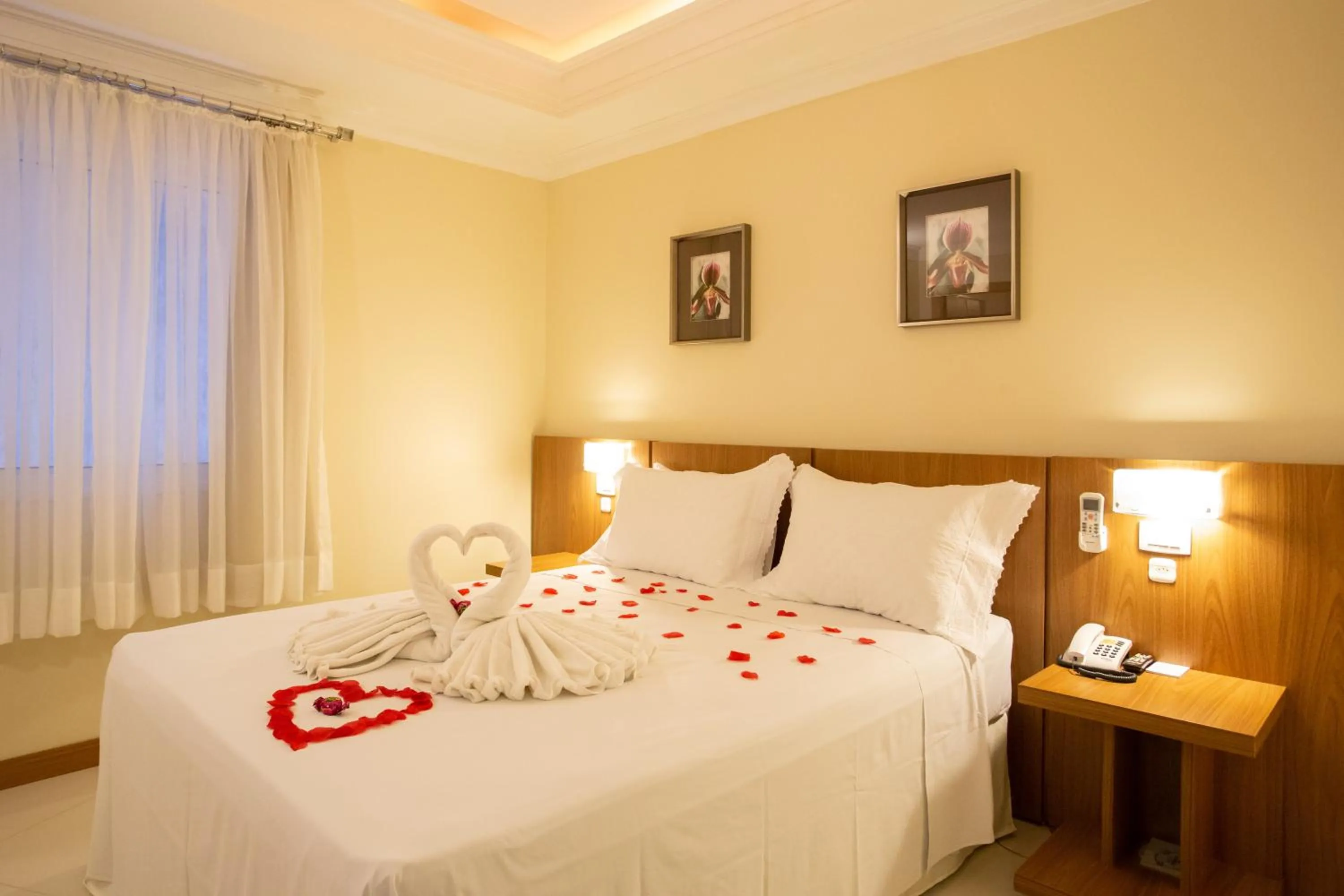 Bed in Barbur Center Hotel