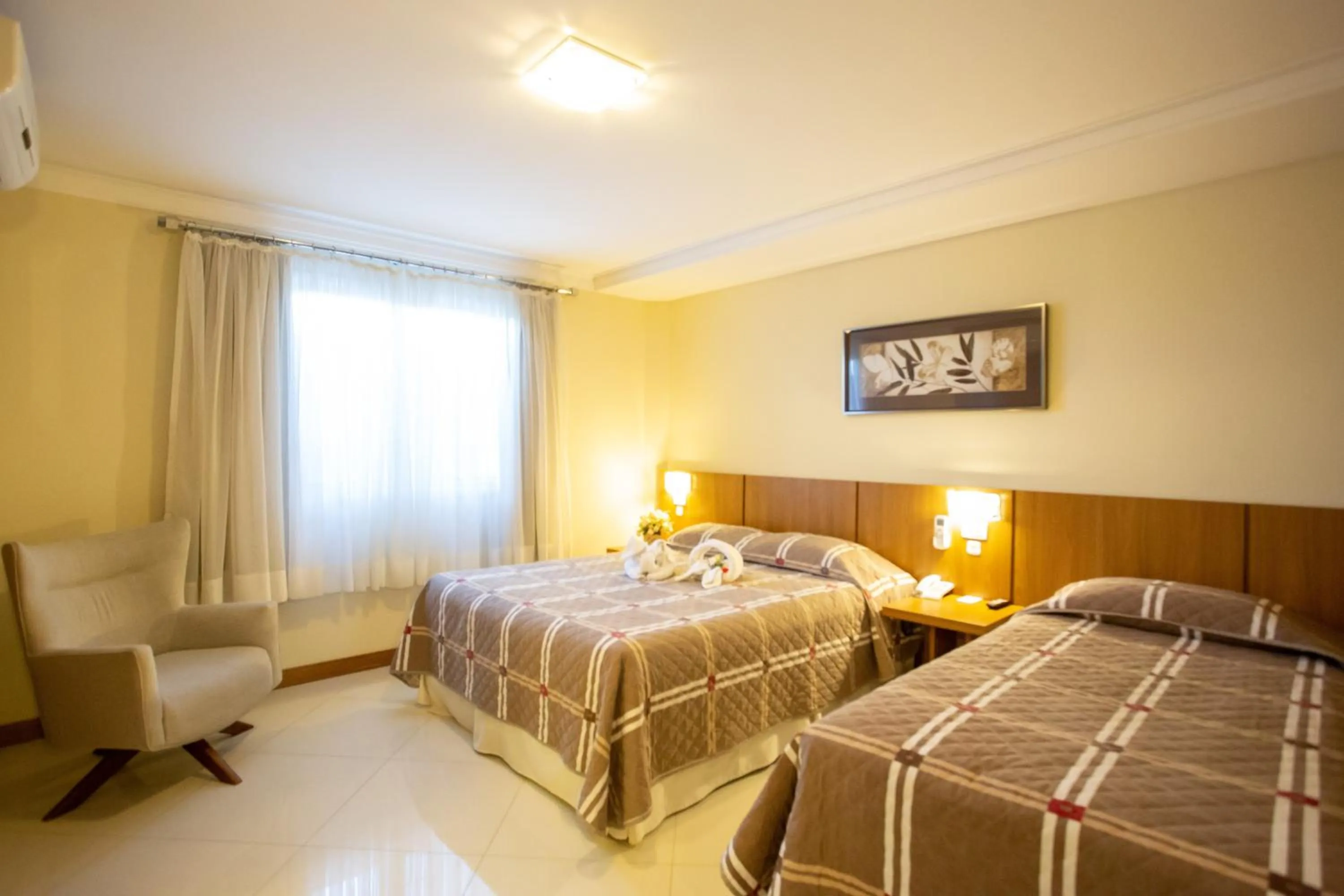 Bed in Barbur Center Hotel