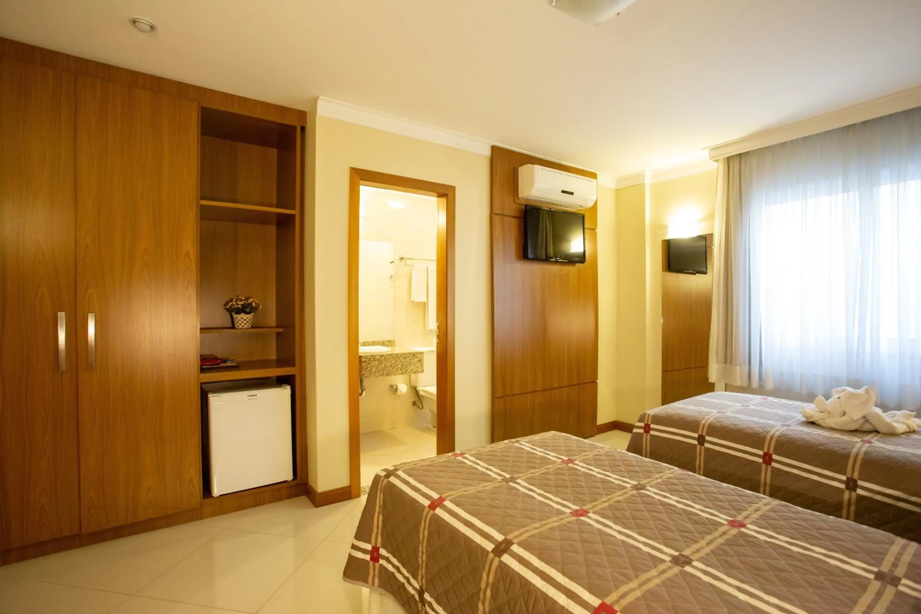 Bed in Barbur Center Hotel