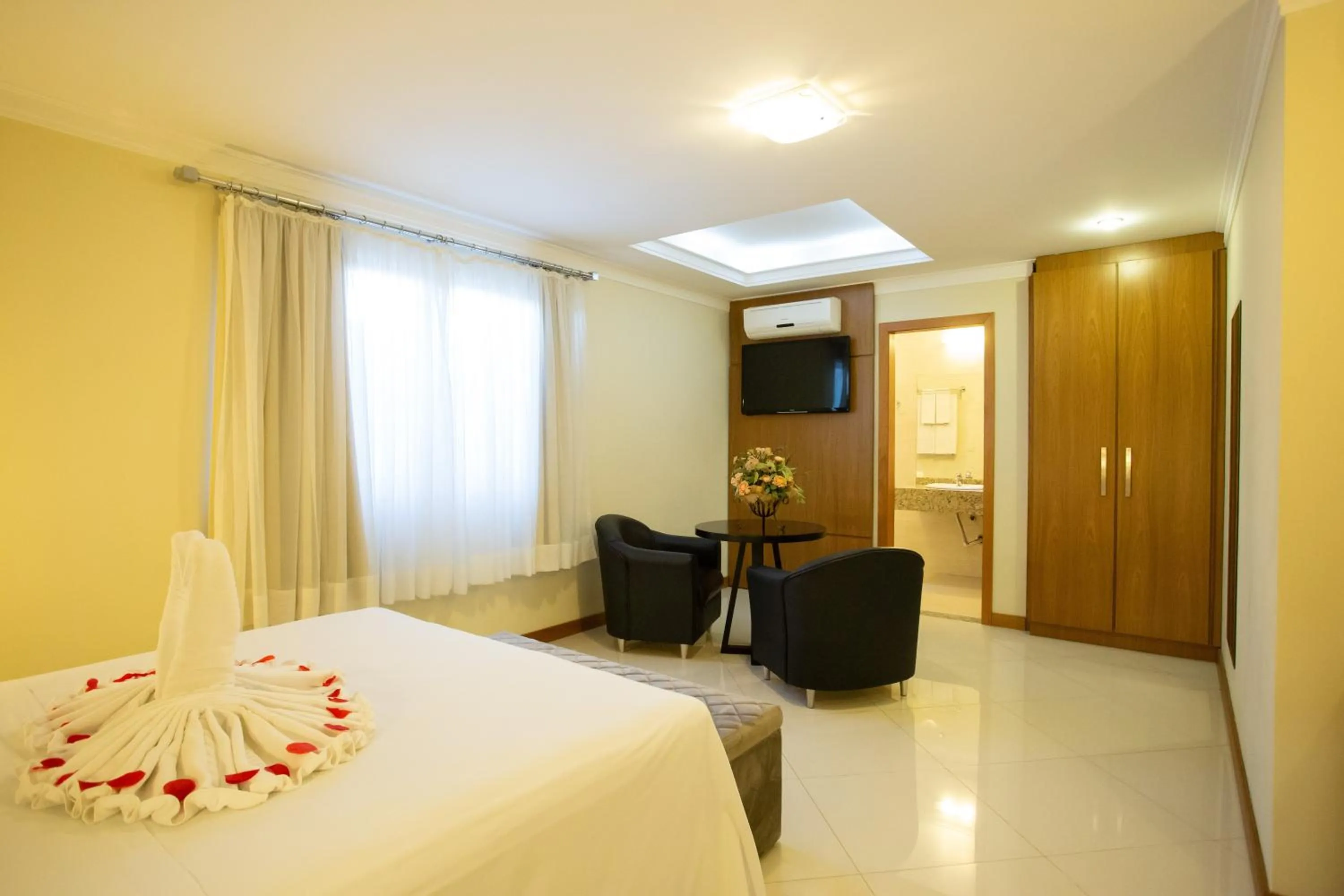 Bed in Barbur Center Hotel