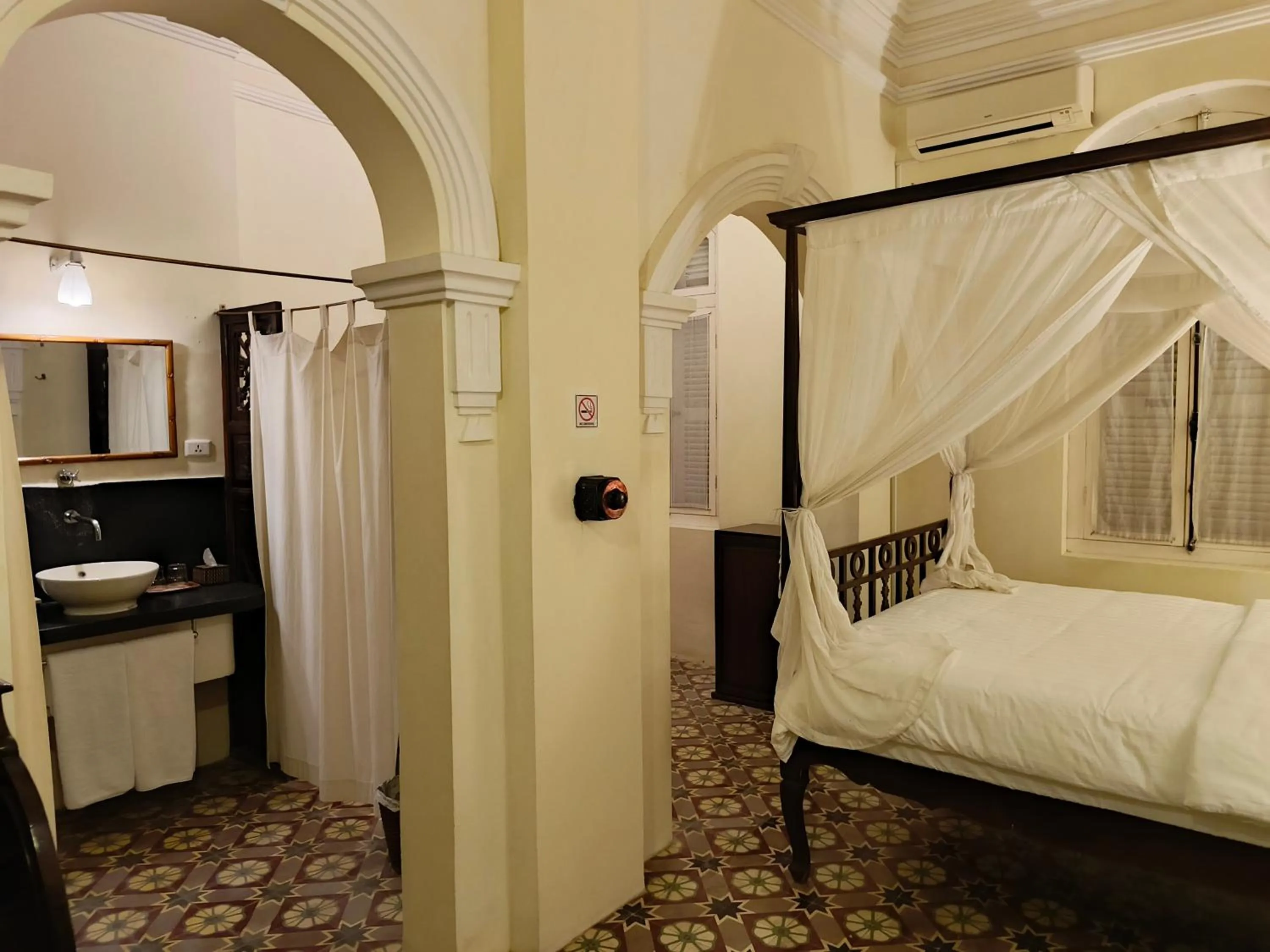 View (from property/room), Bed in La Villa