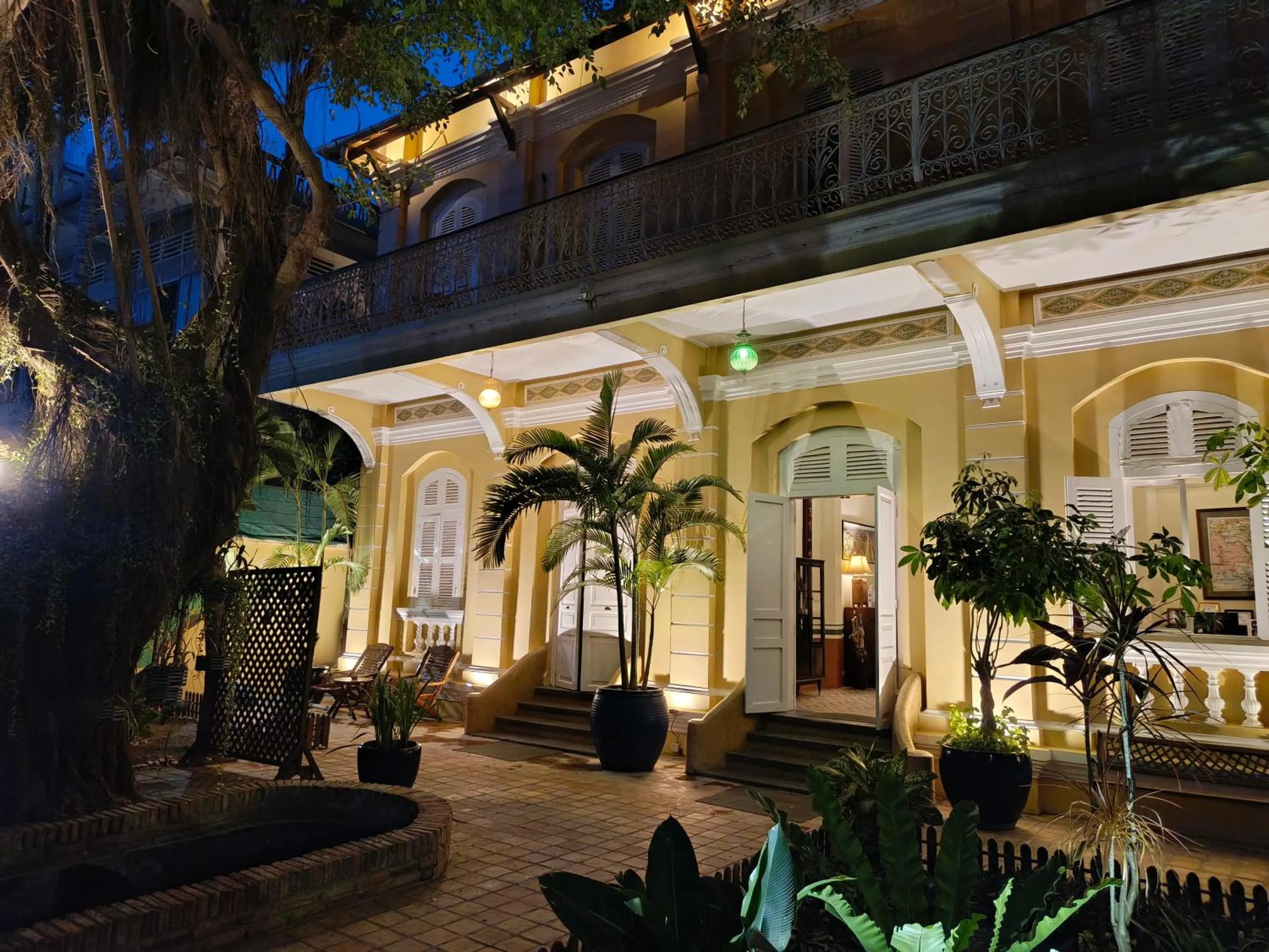 Property building in La Villa