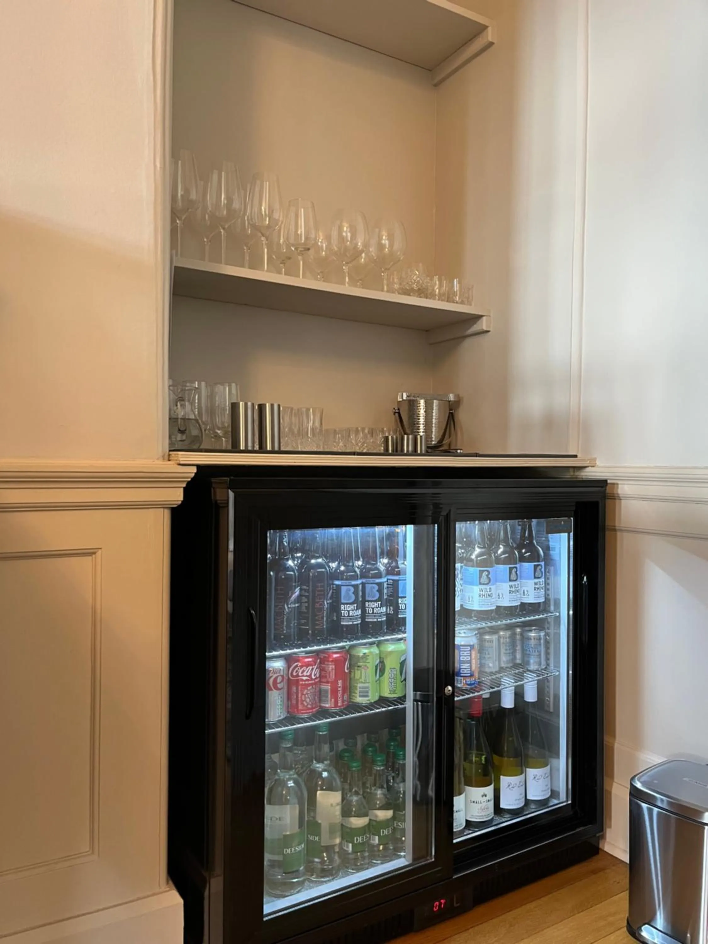 Lounge or bar in Lys-Na-Greyne Country House