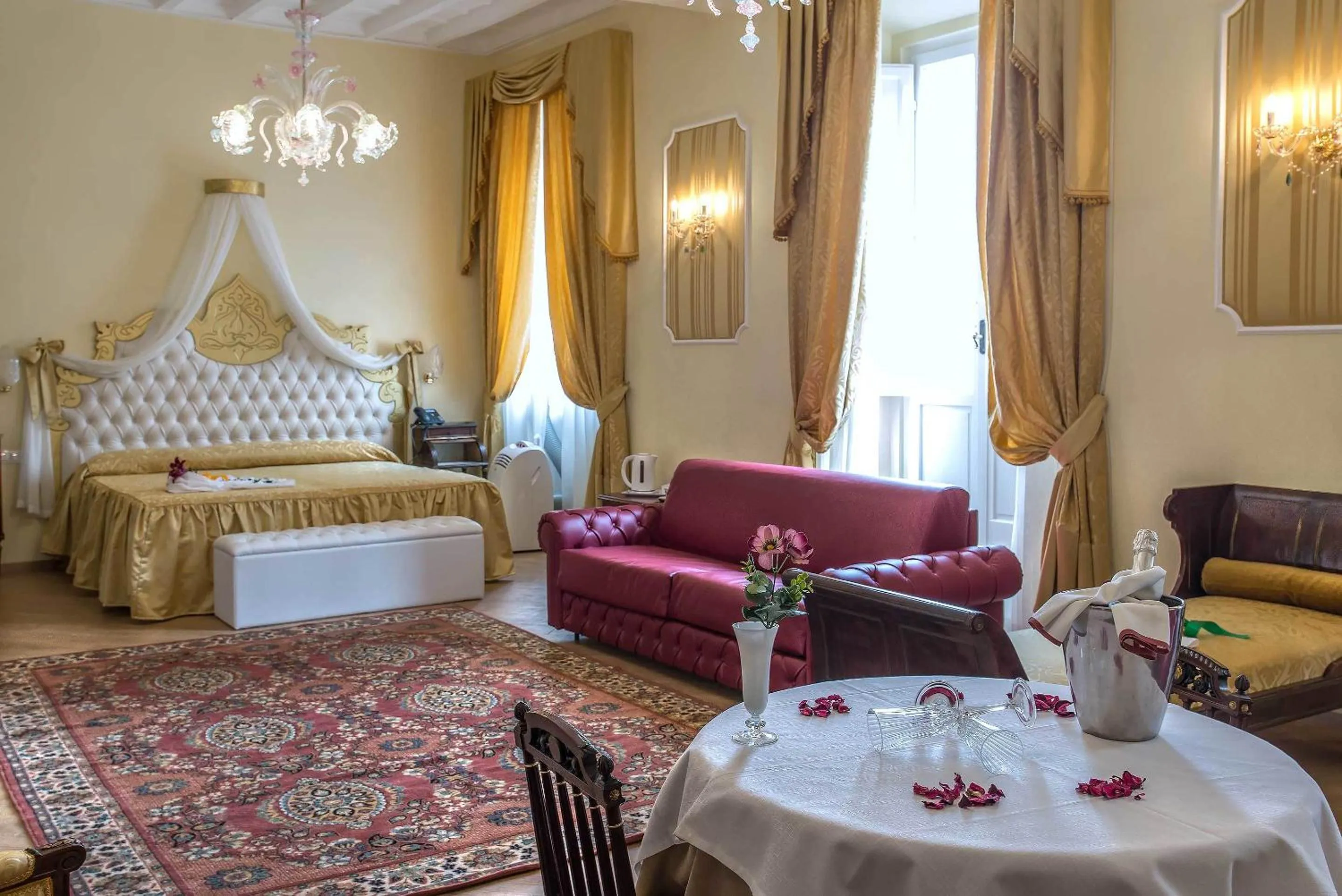 Bedroom, Bed in Trevi Rome Suite