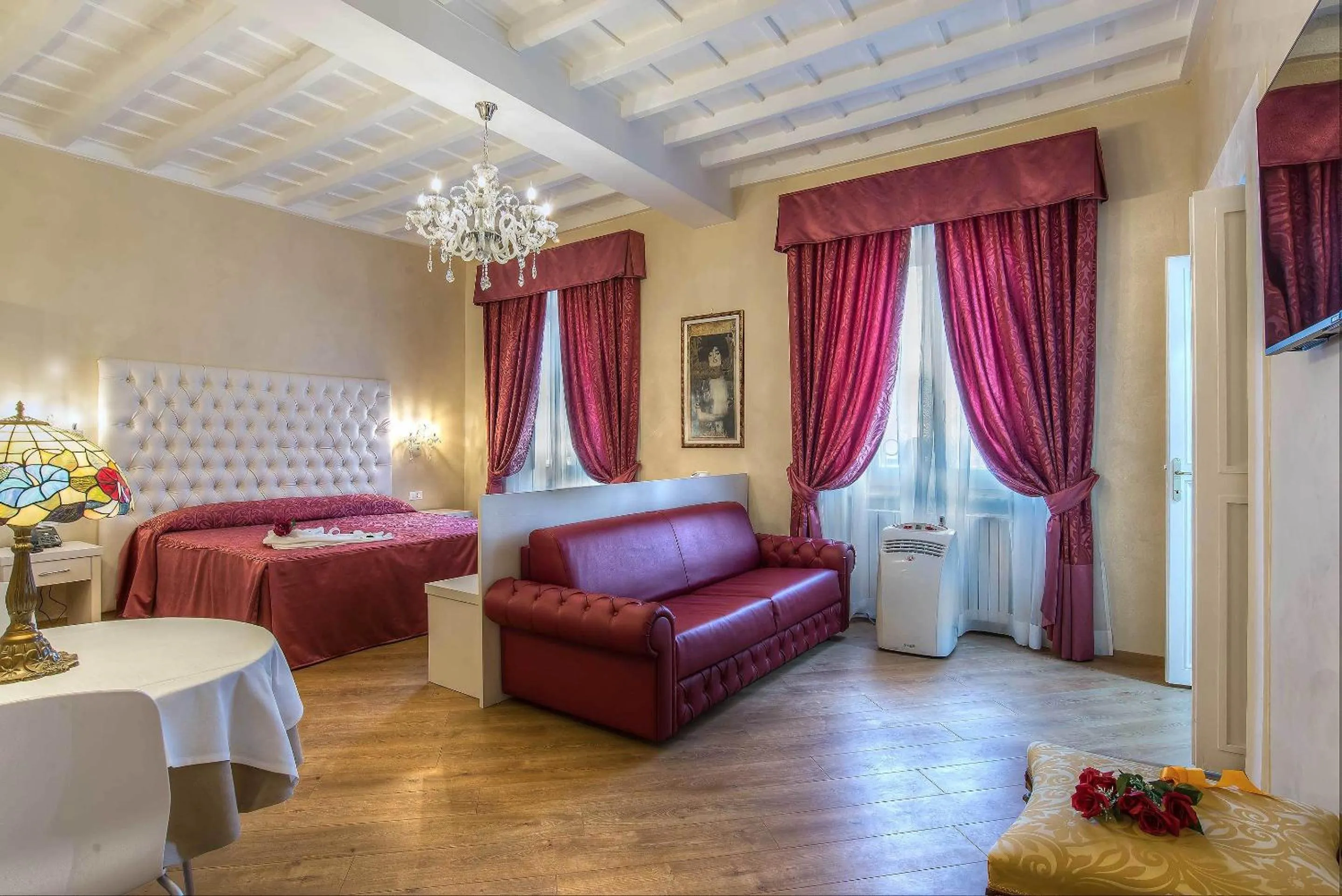 Bedroom, Bed in Trevi Rome Suite