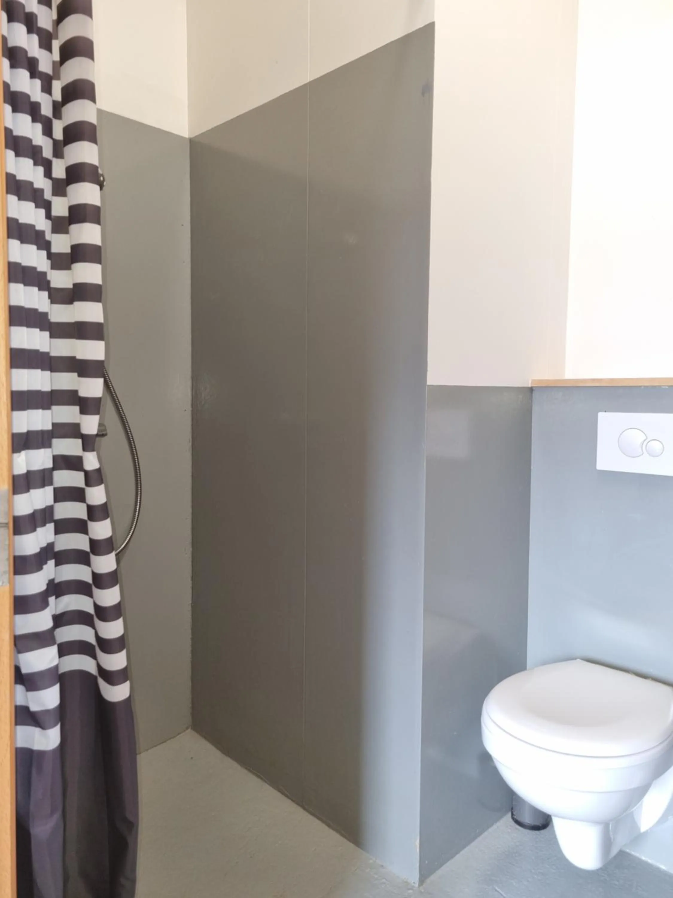 Shower in Lindarbrekka