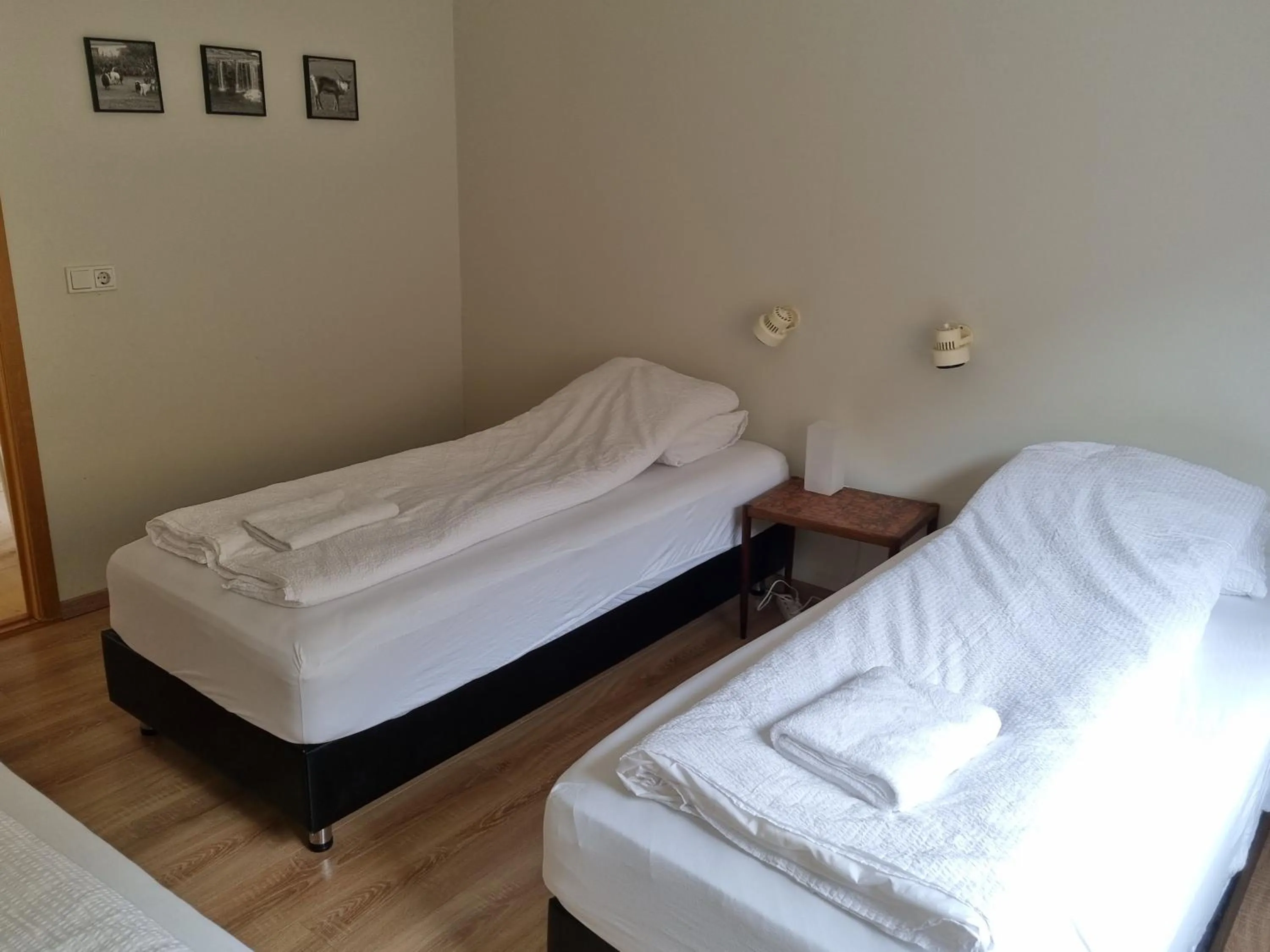 Bedroom, Bed in Lindarbrekka