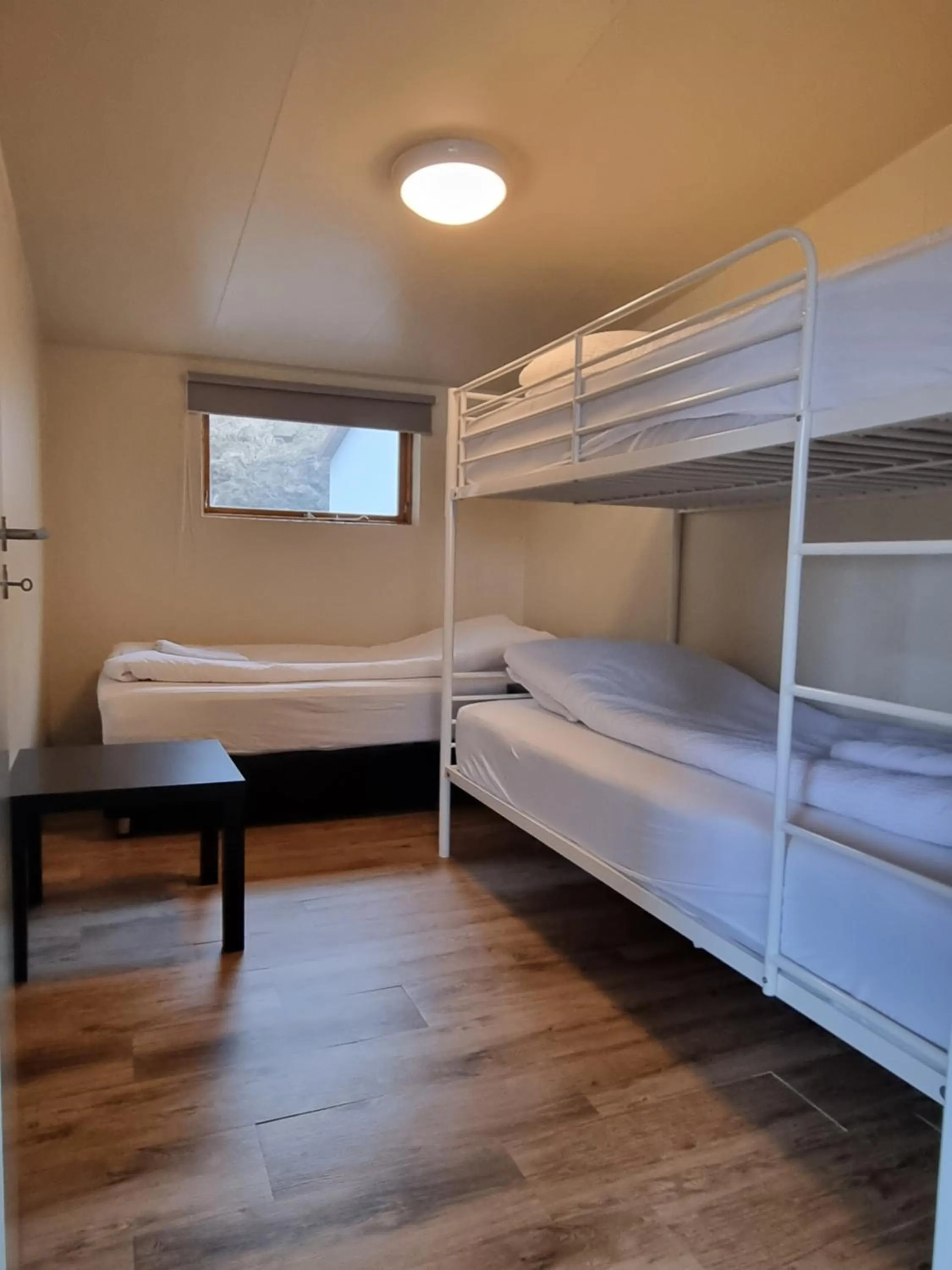 Bedroom, Bed in Lindarbrekka