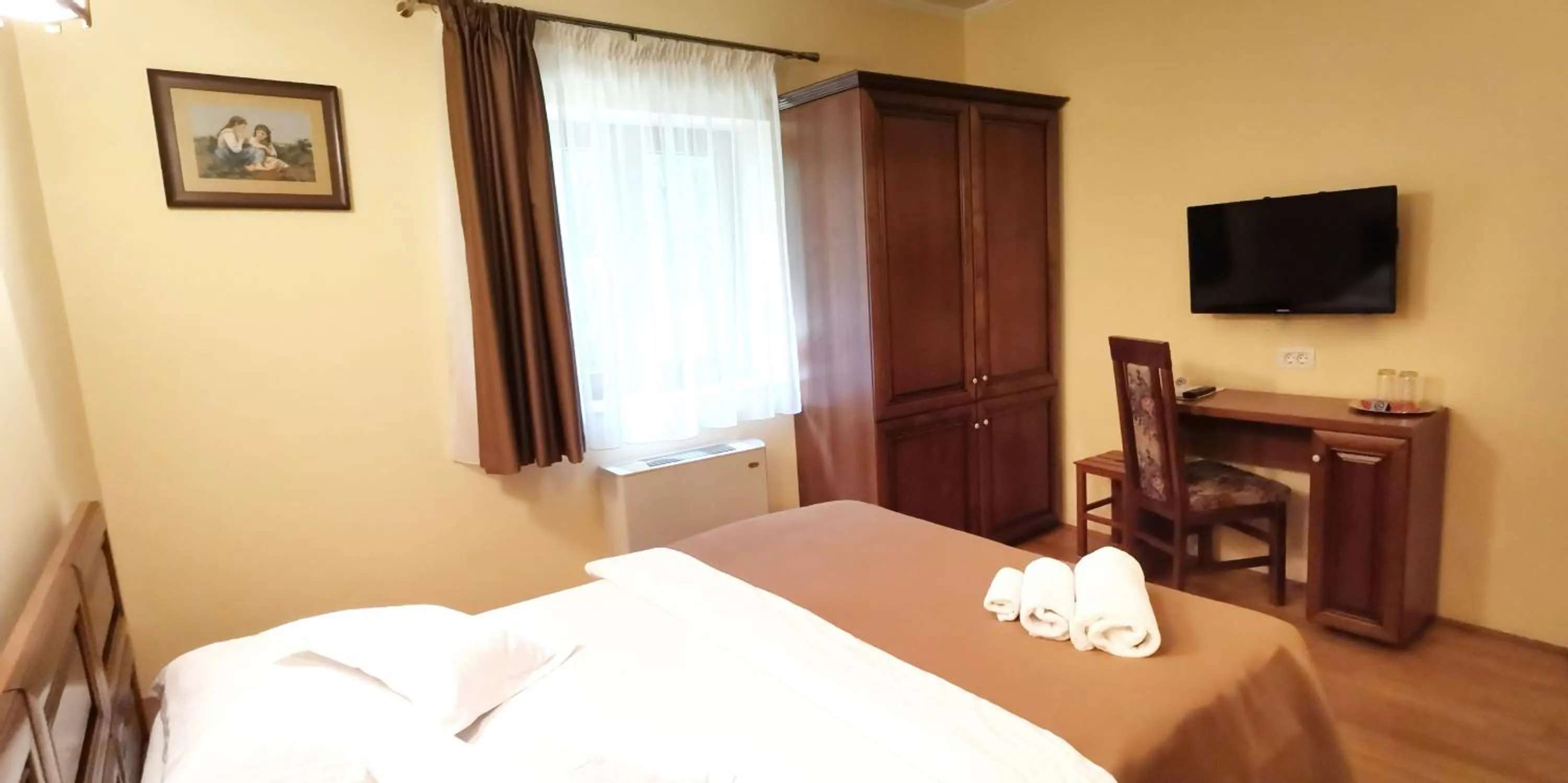 Bed in Pensiunea Nimbus