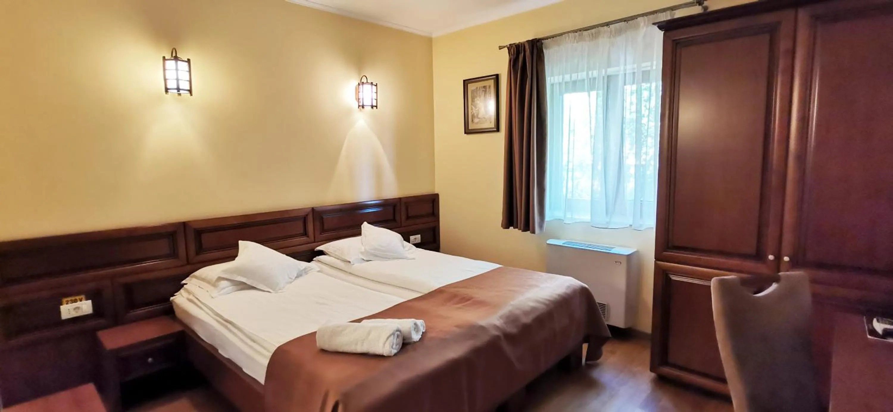 Bed in Pensiunea Nimbus