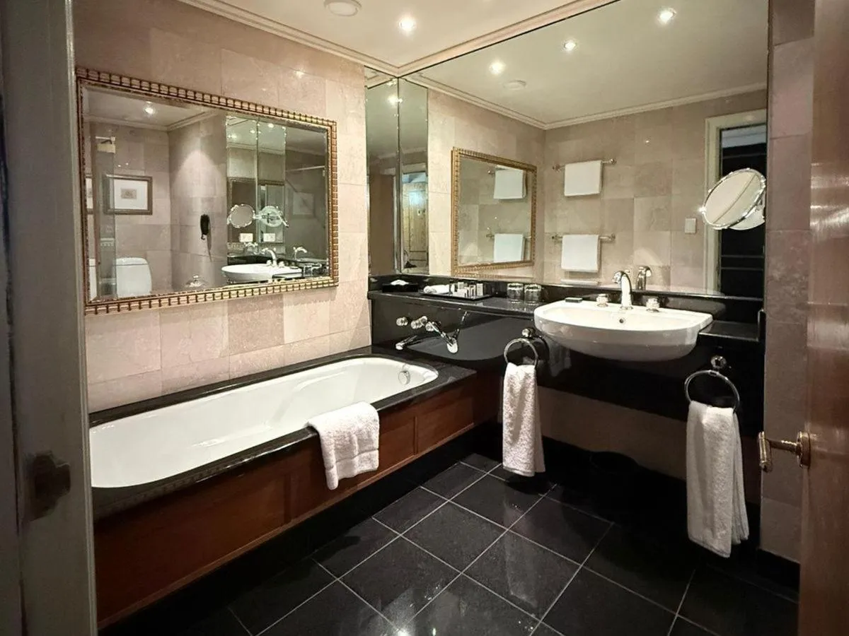 Bathroom in Royal Majestic Hotel