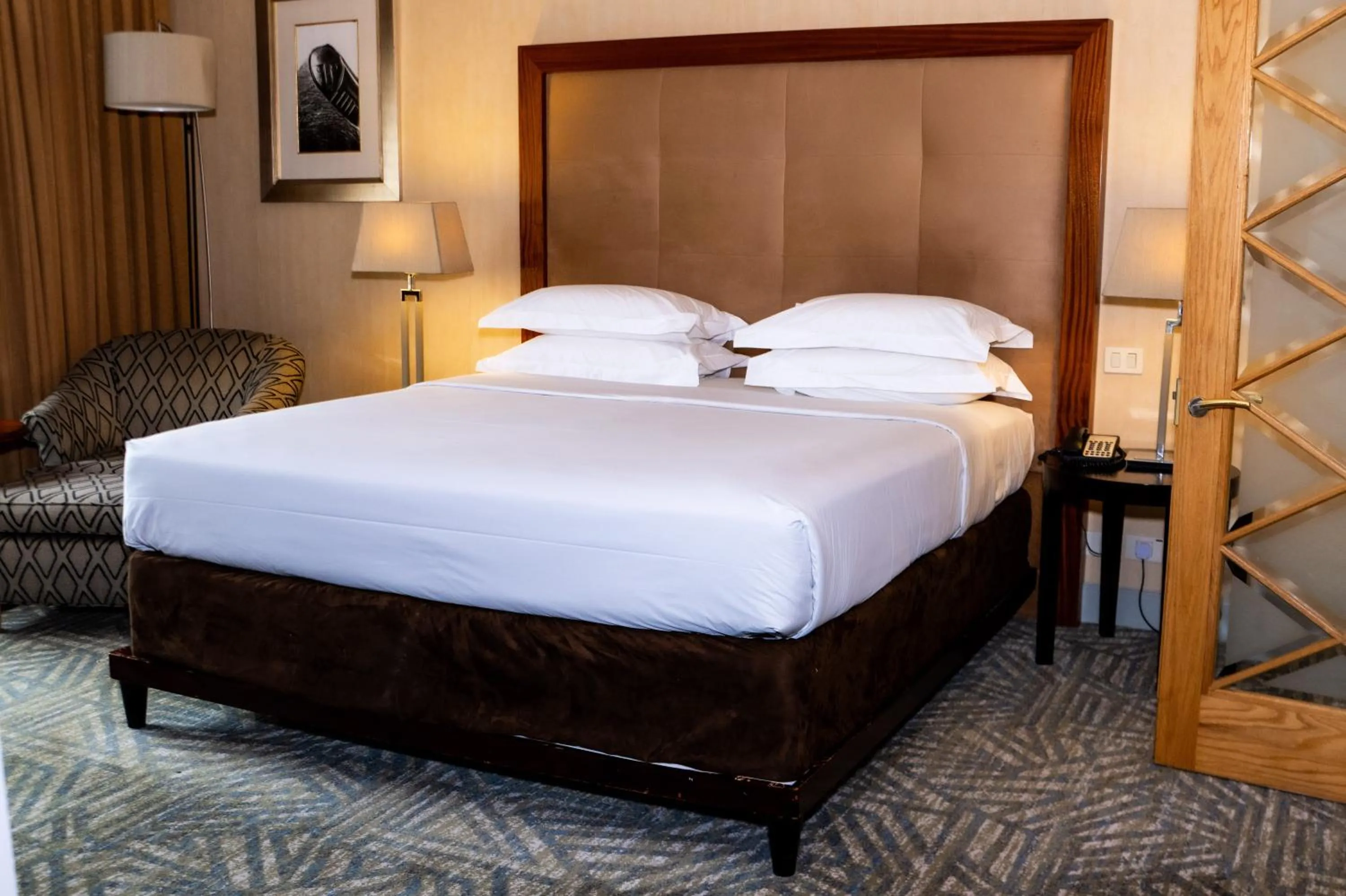 Bedroom, Bed in Royal Majestic Hotel