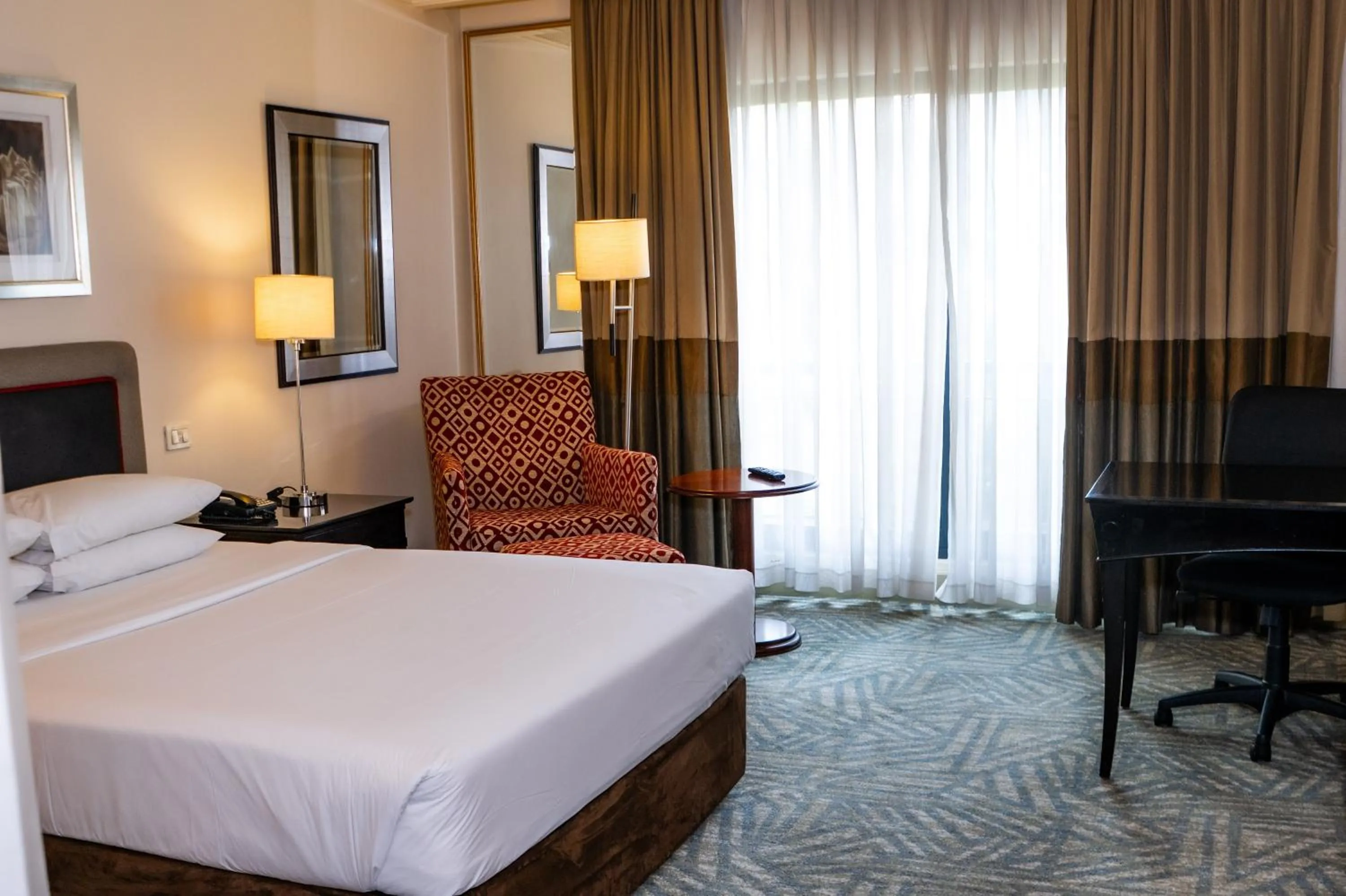 Bedroom, Bed in Royal Majestic Hotel